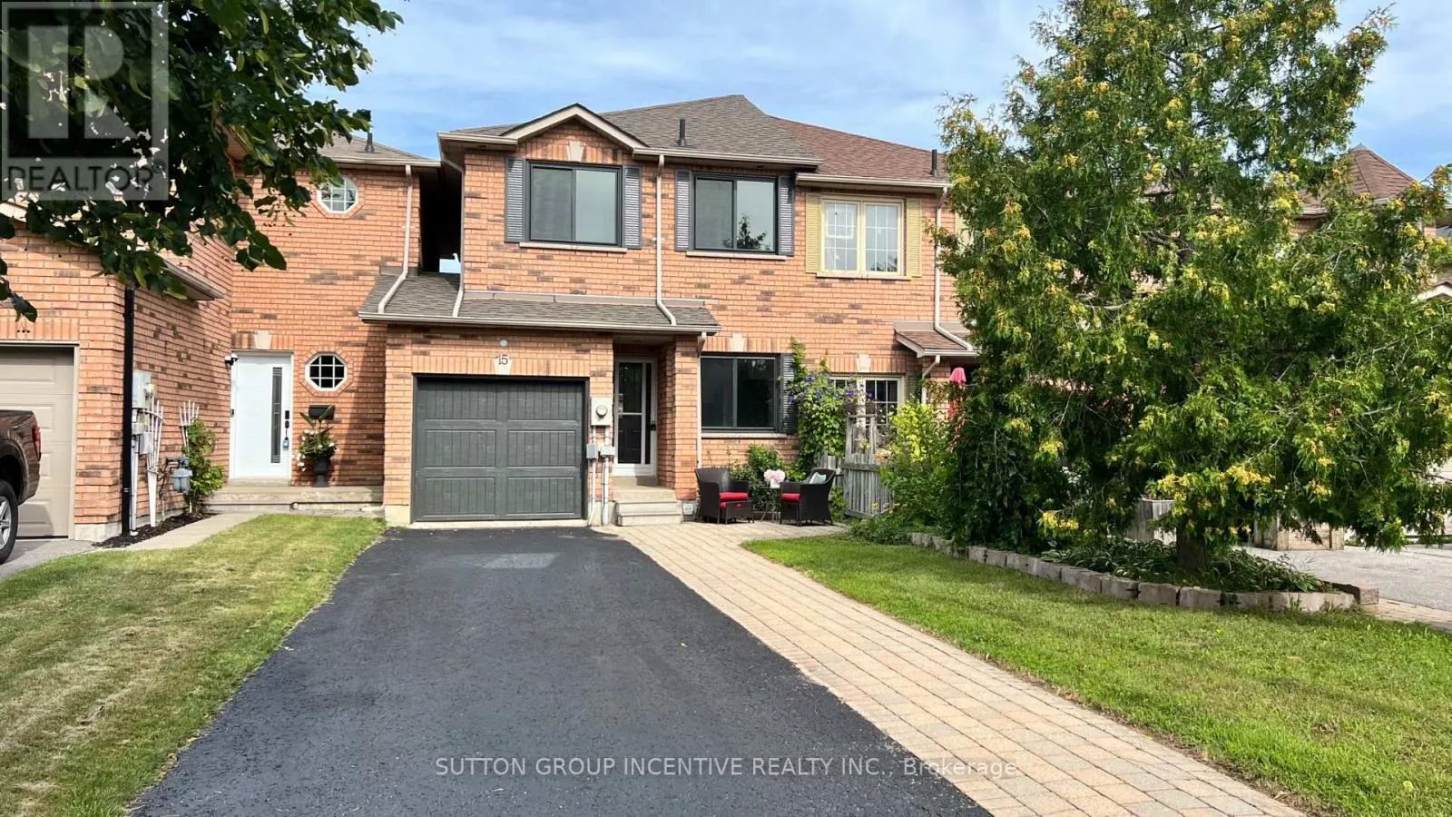 15 BRUCE CRESCENT