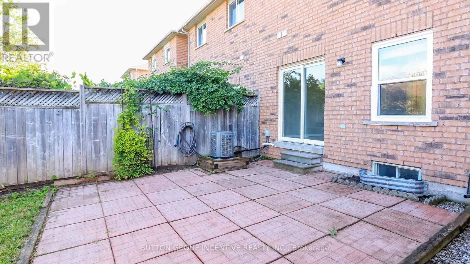 15 BRUCE CRESCENT