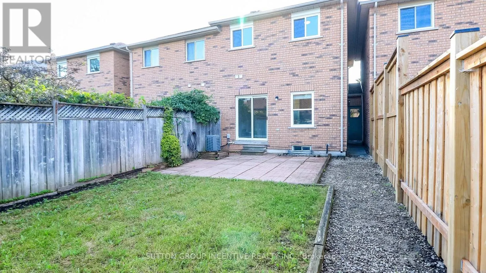 15 BRUCE CRESCENT