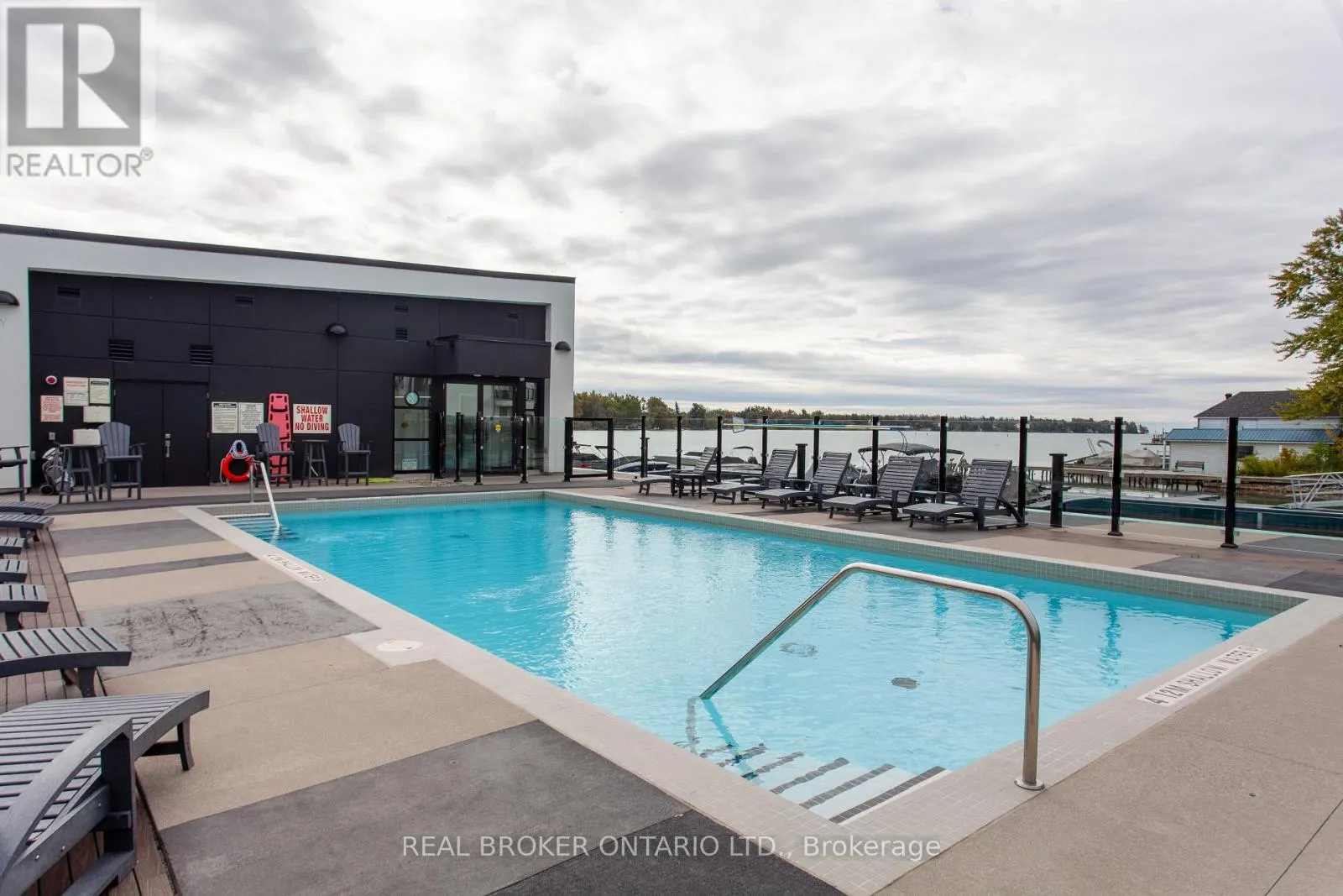 11 MARINERS PIER WAY