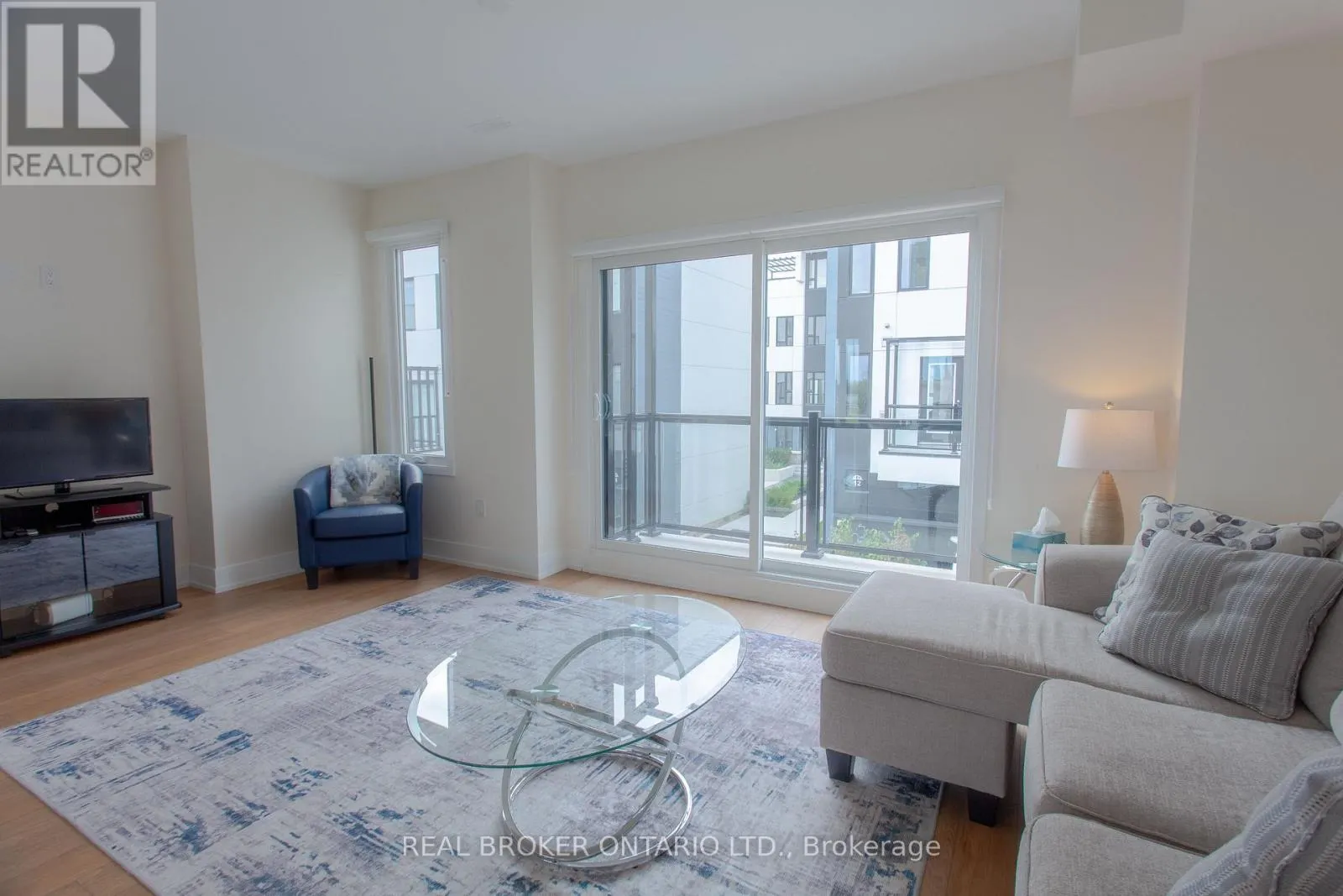 11 MARINERS PIER WAY