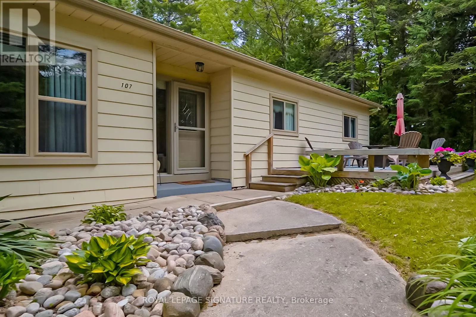 107 NICOLE BOULEVARD