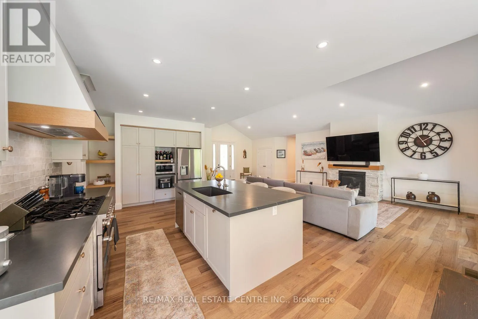 289 CENTENNIAL DRIVE
