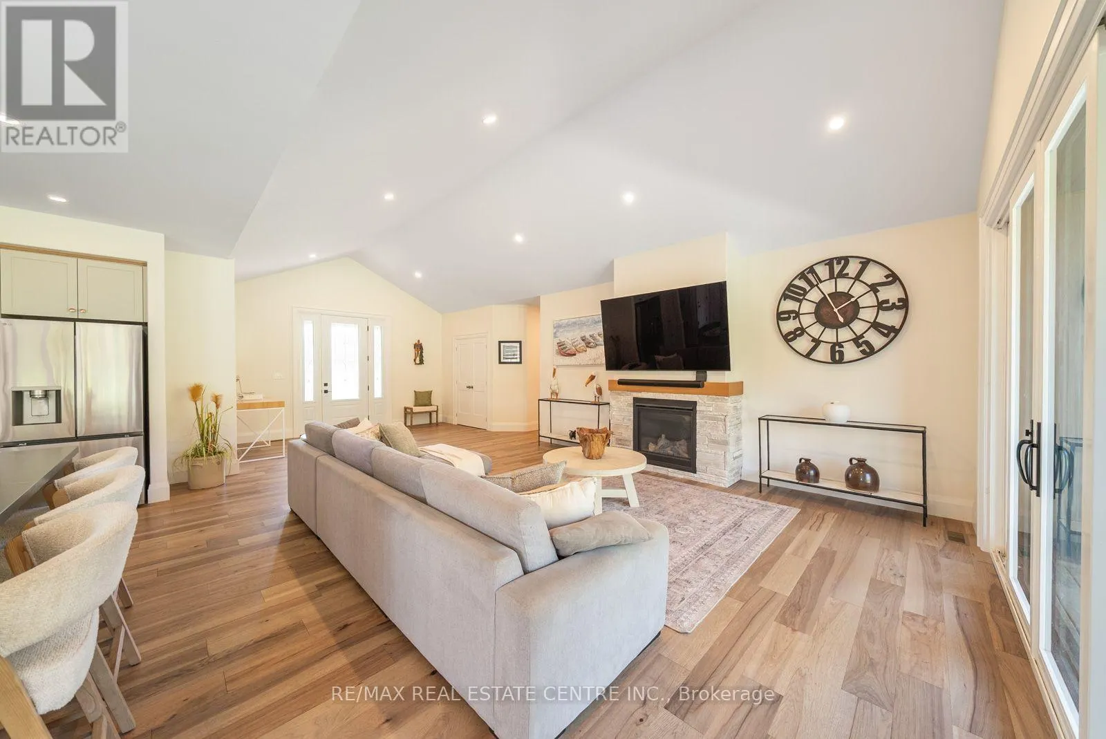 289 CENTENNIAL DRIVE