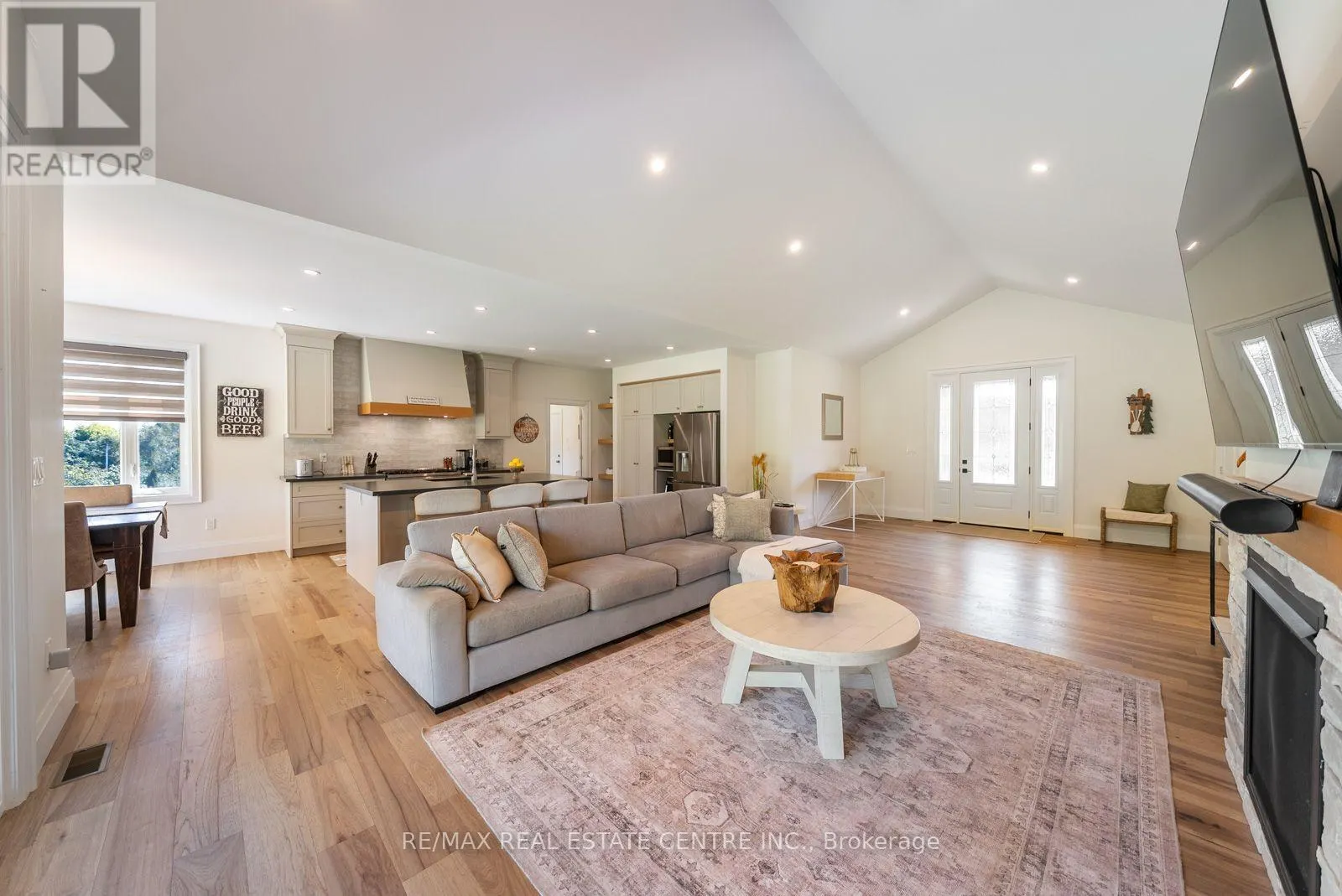 289 CENTENNIAL DRIVE