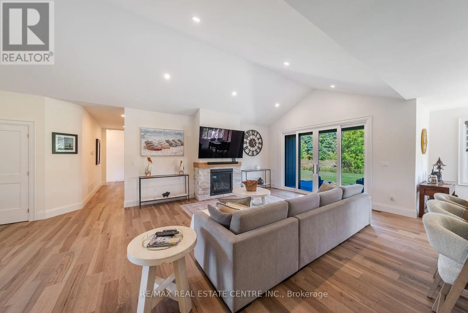 289 CENTENNIAL DRIVE
