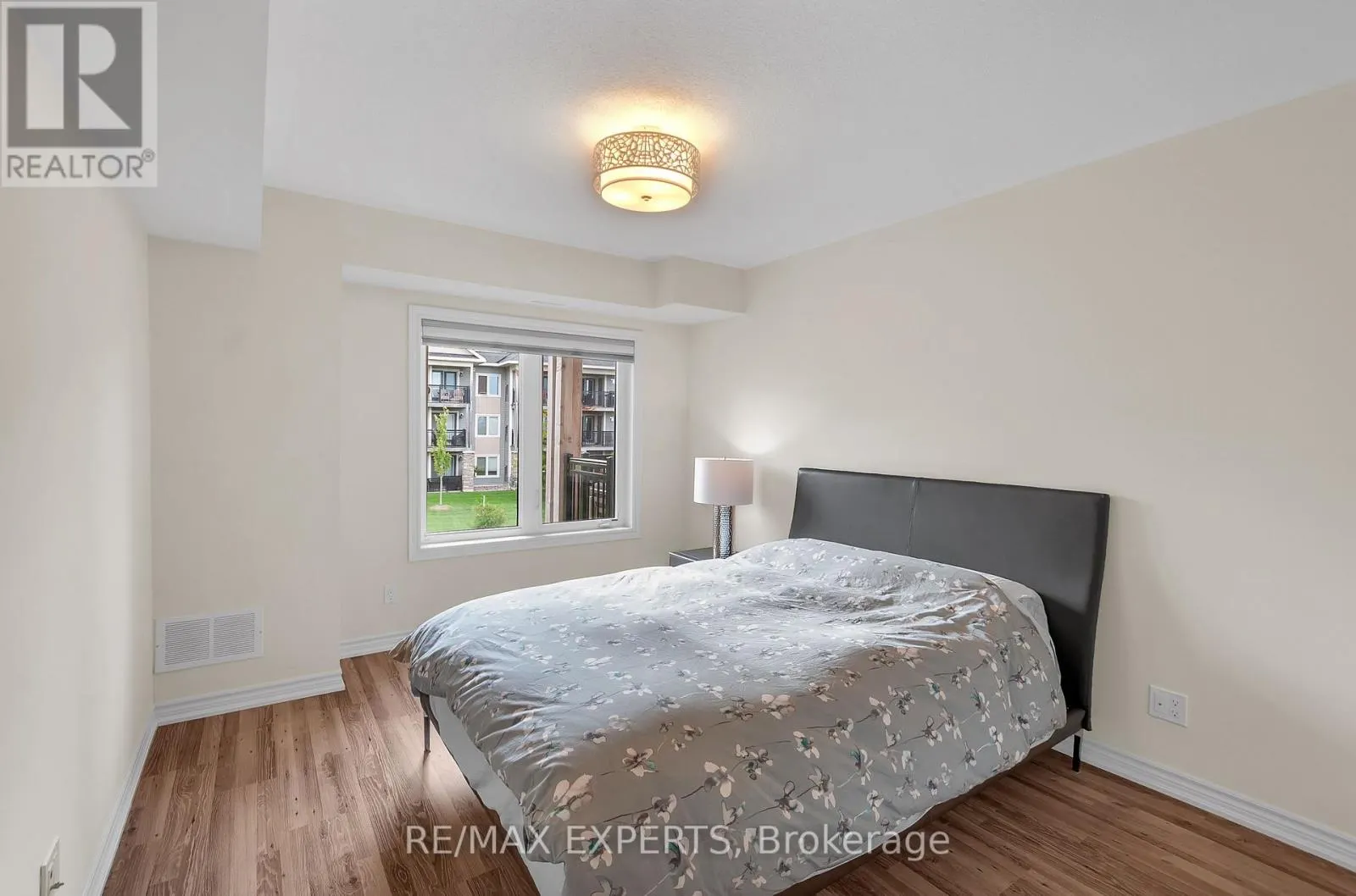 207 - 4 COVE COURT