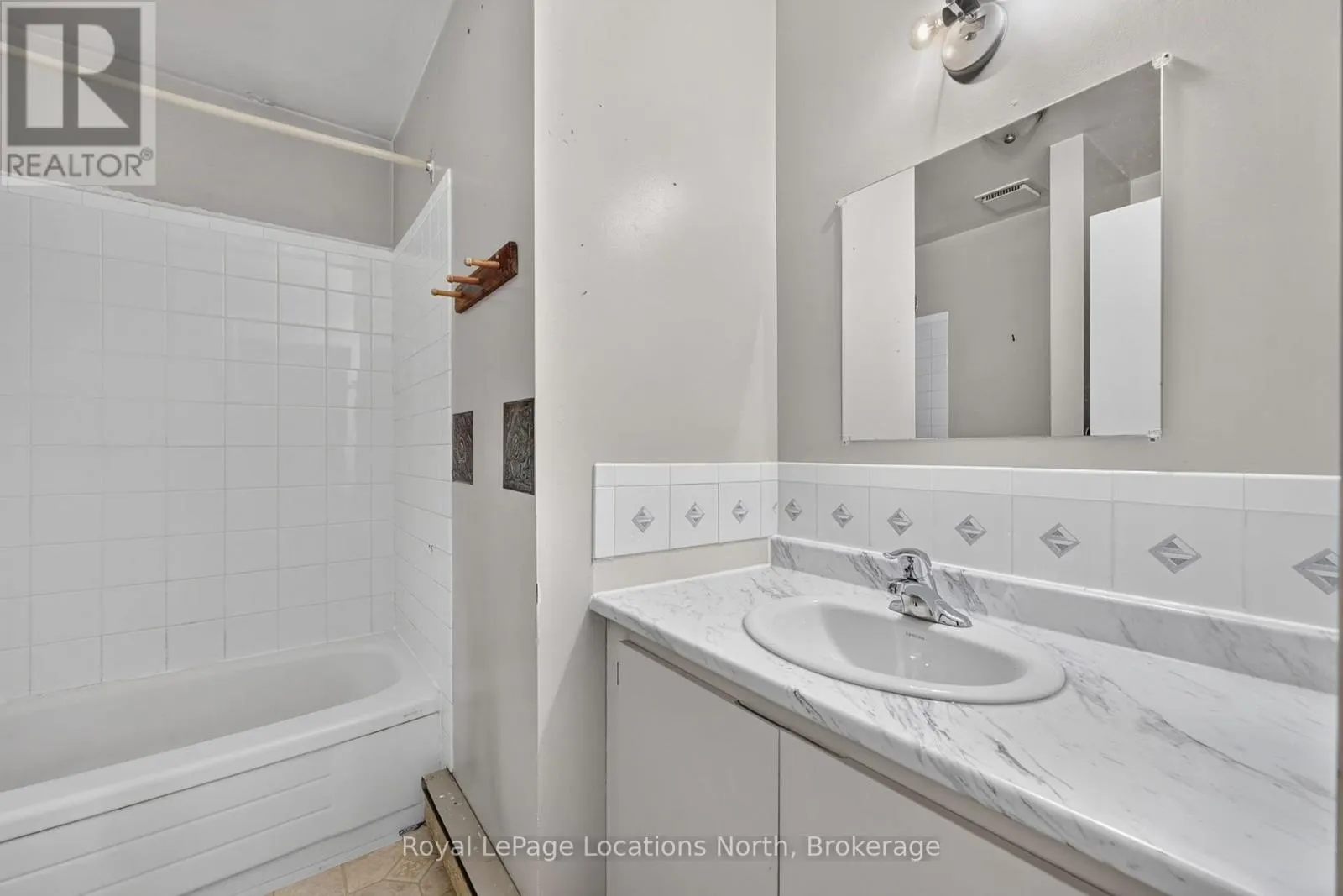 253 - 13 HARBOUR STREET W #253