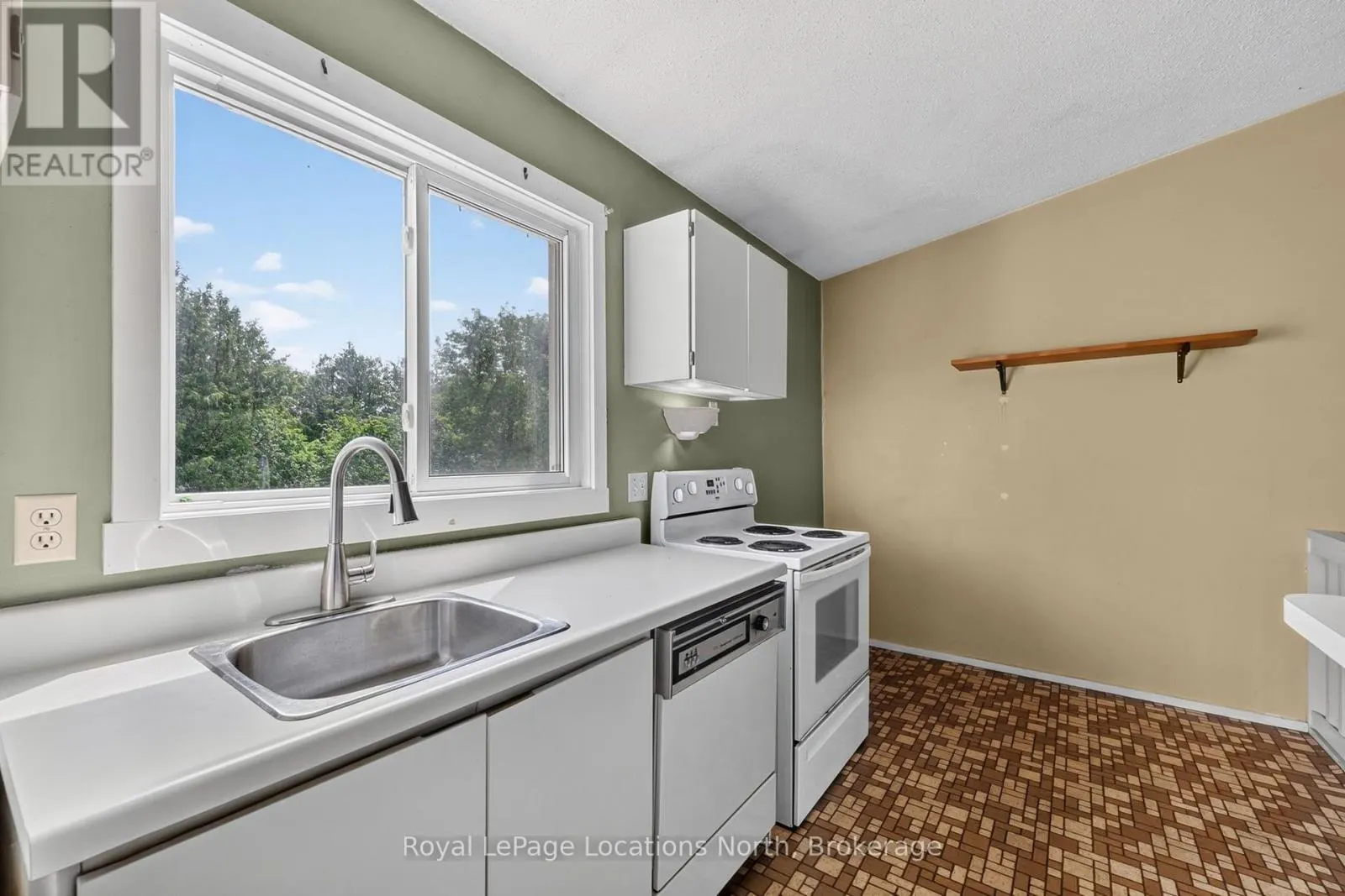 253 - 13 HARBOUR STREET W #253