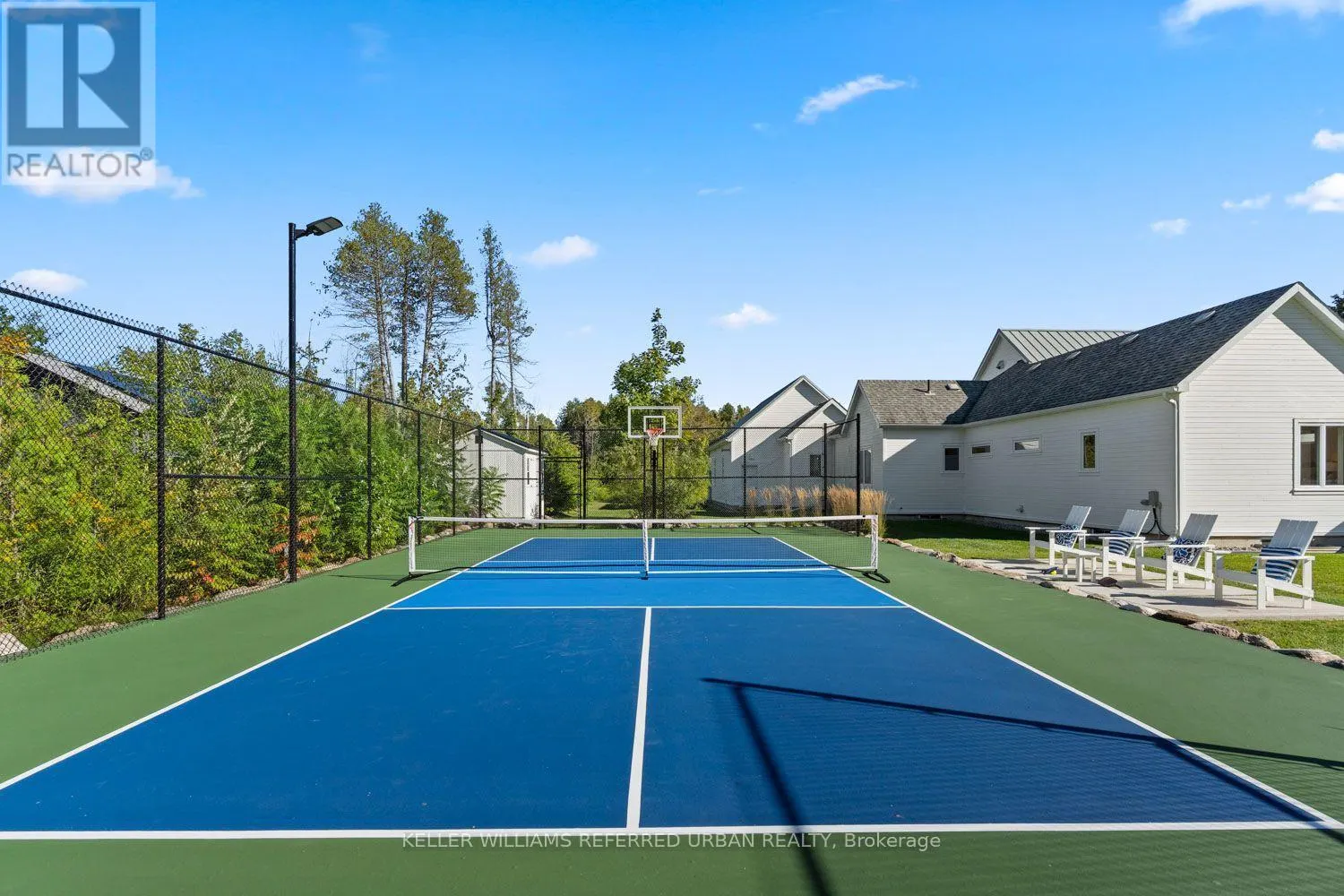 24 WINDFIELD DRIVE W