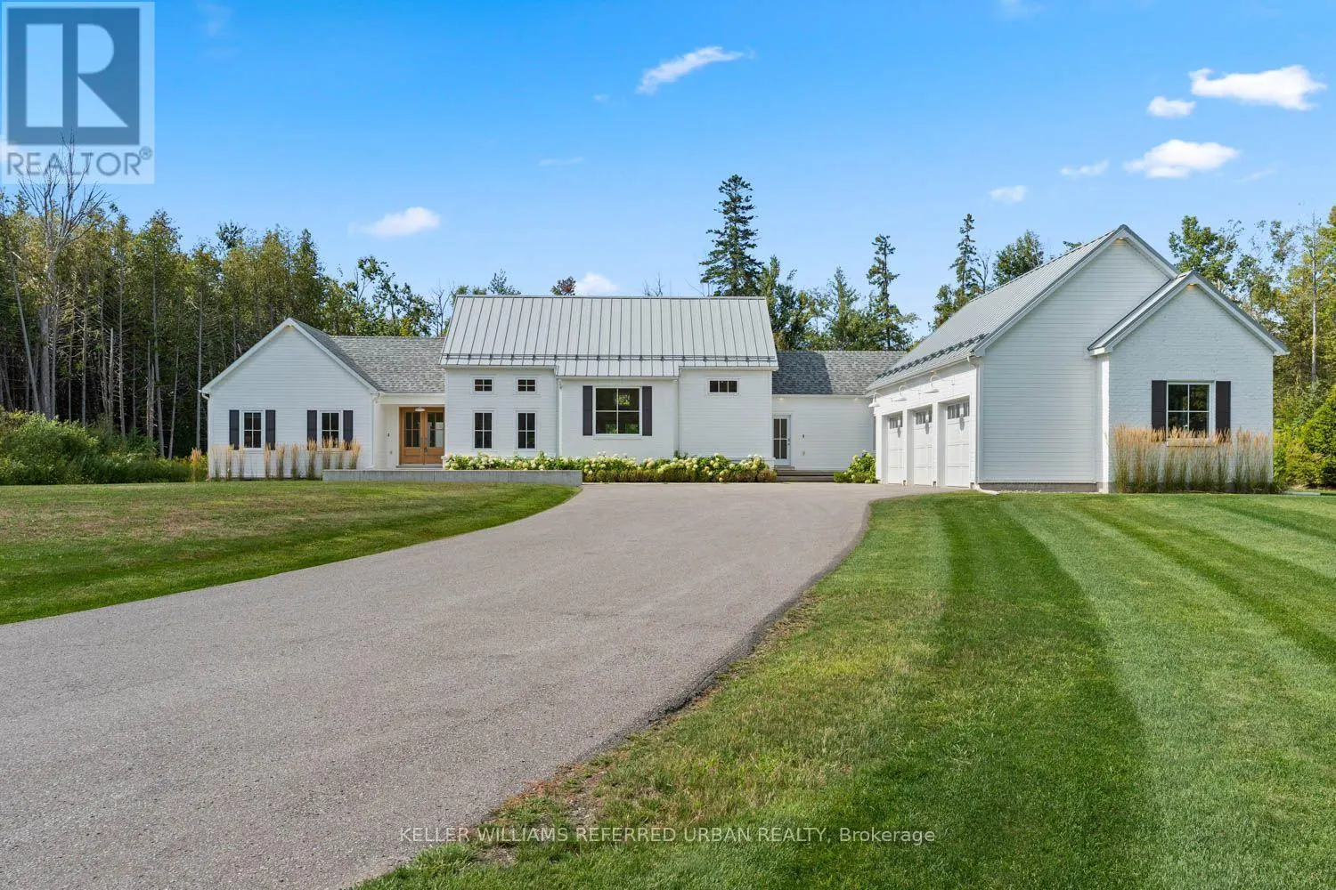 24 WINDFIELD DRIVE W