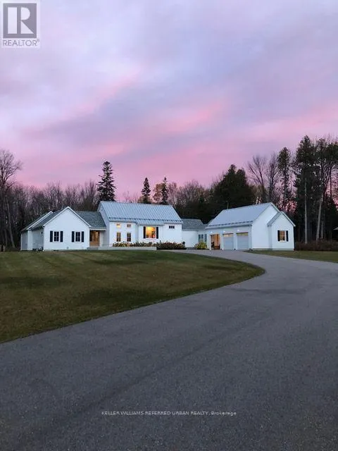 24 WINDFIELD DRIVE W
