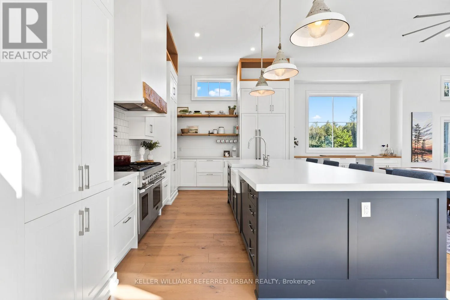 24 WINDFIELD DRIVE W