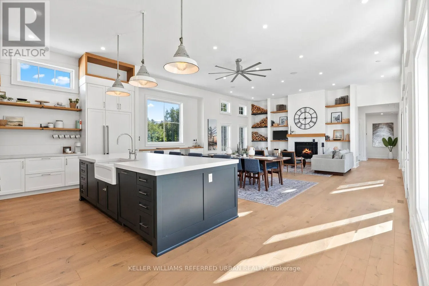 24 WINDFIELD DRIVE W