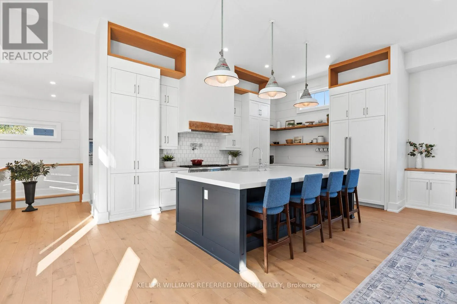 24 WINDFIELD DRIVE W