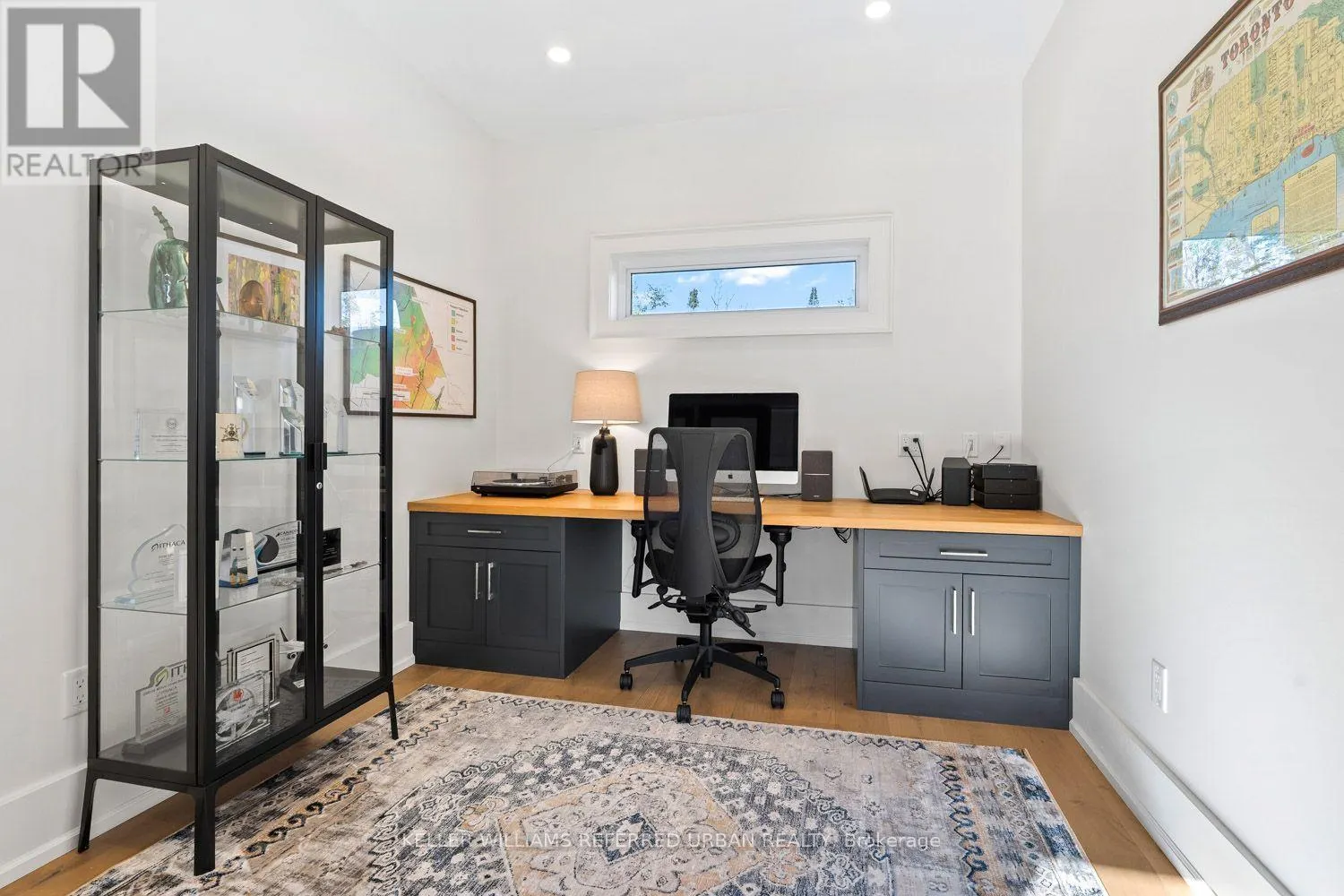 24 WINDFIELD DRIVE W