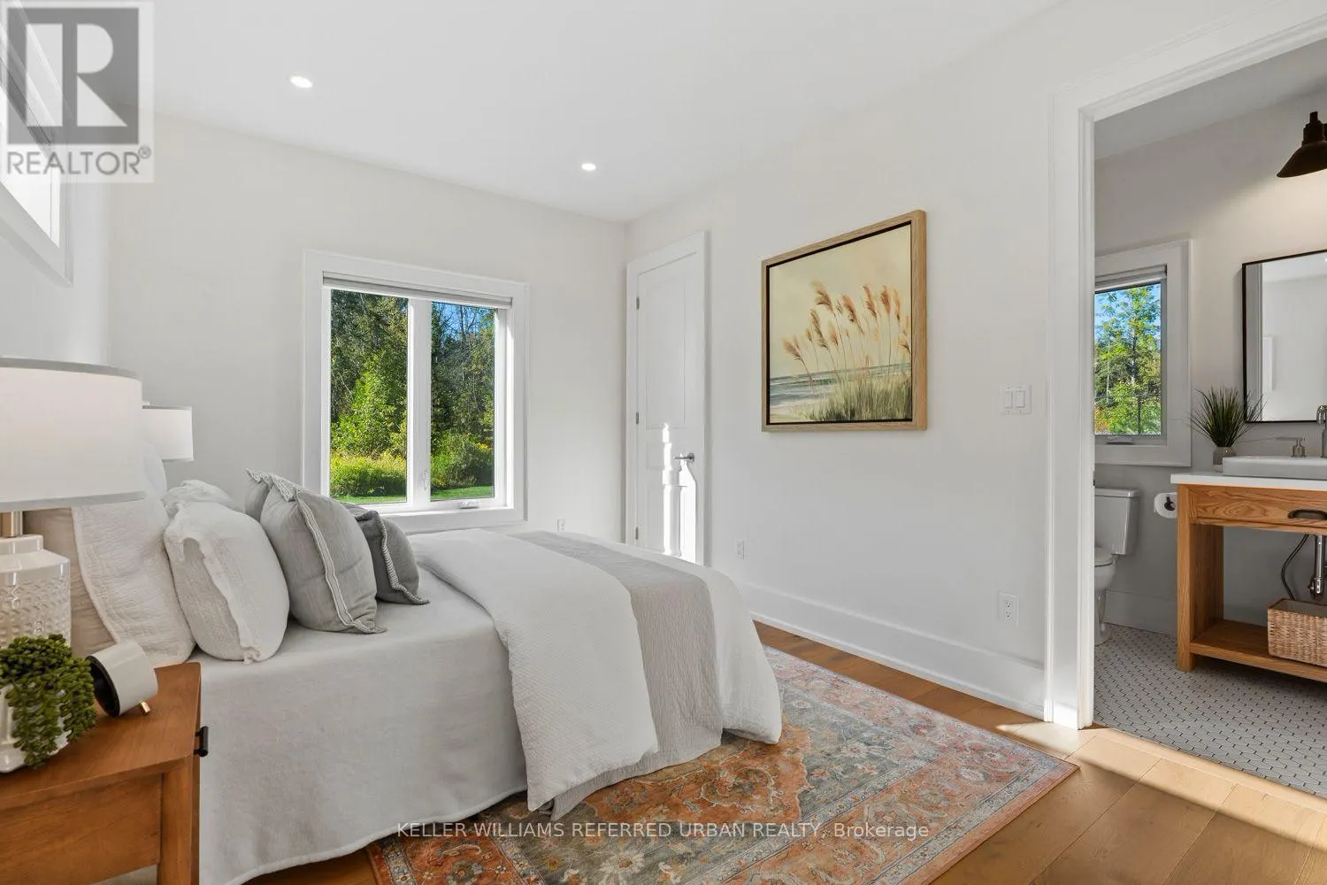 24 WINDFIELD DRIVE W