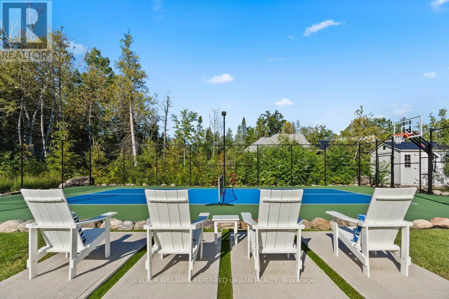 24 WINDFIELD DRIVE W