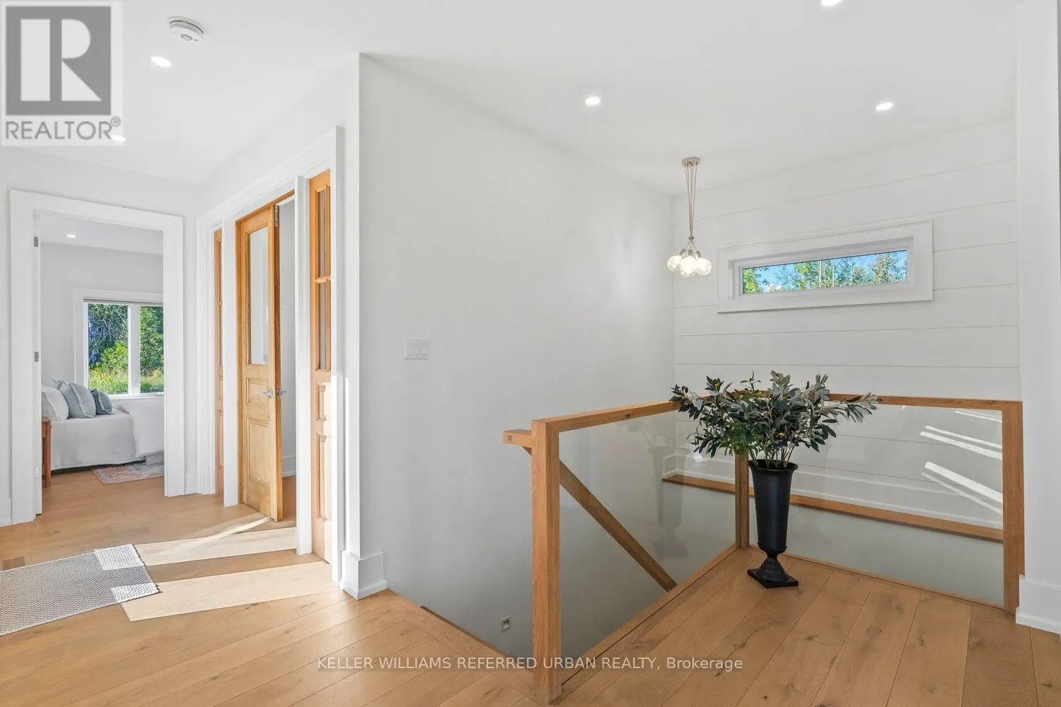 24 WINDFIELD DRIVE W