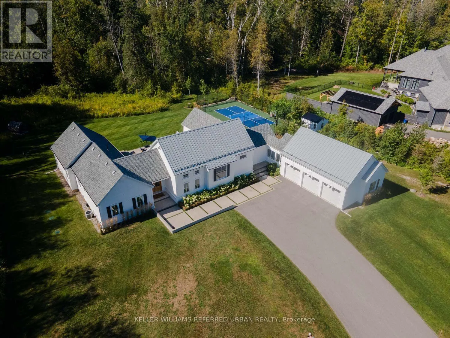 24 WINDFIELD DRIVE W