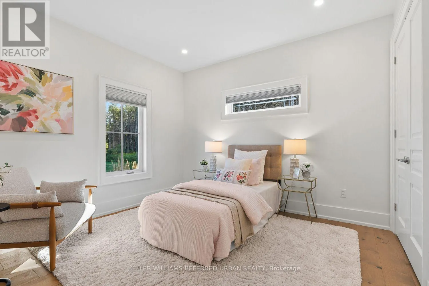 24 WINDFIELD DRIVE W