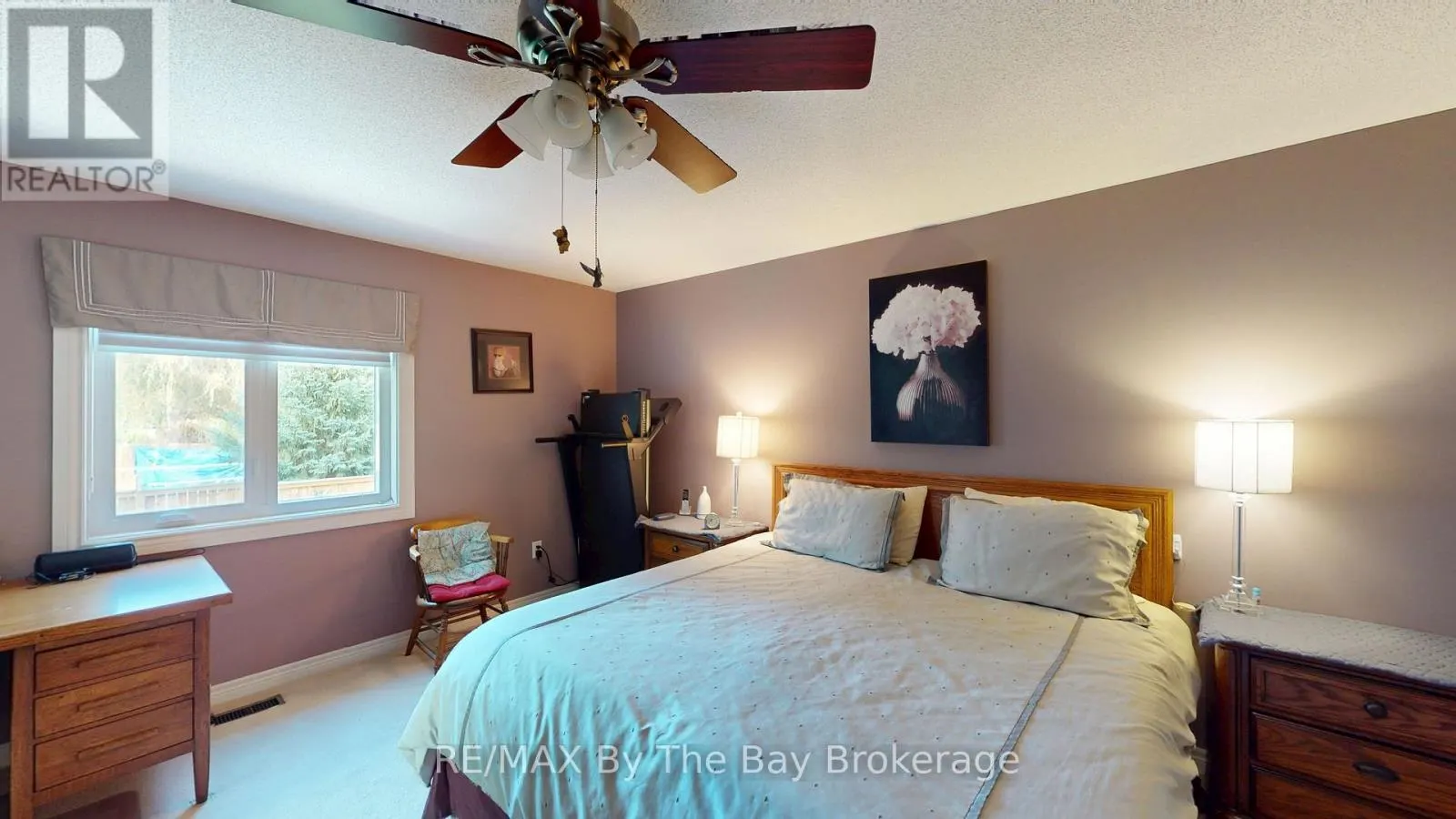 8 MIDDLEPORT DRIVE