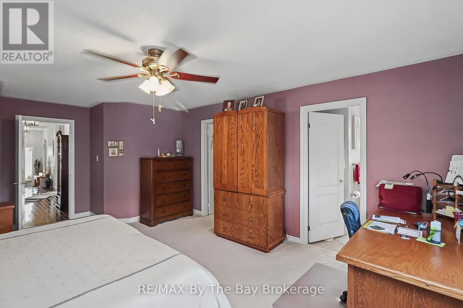8 MIDDLEPORT DRIVE