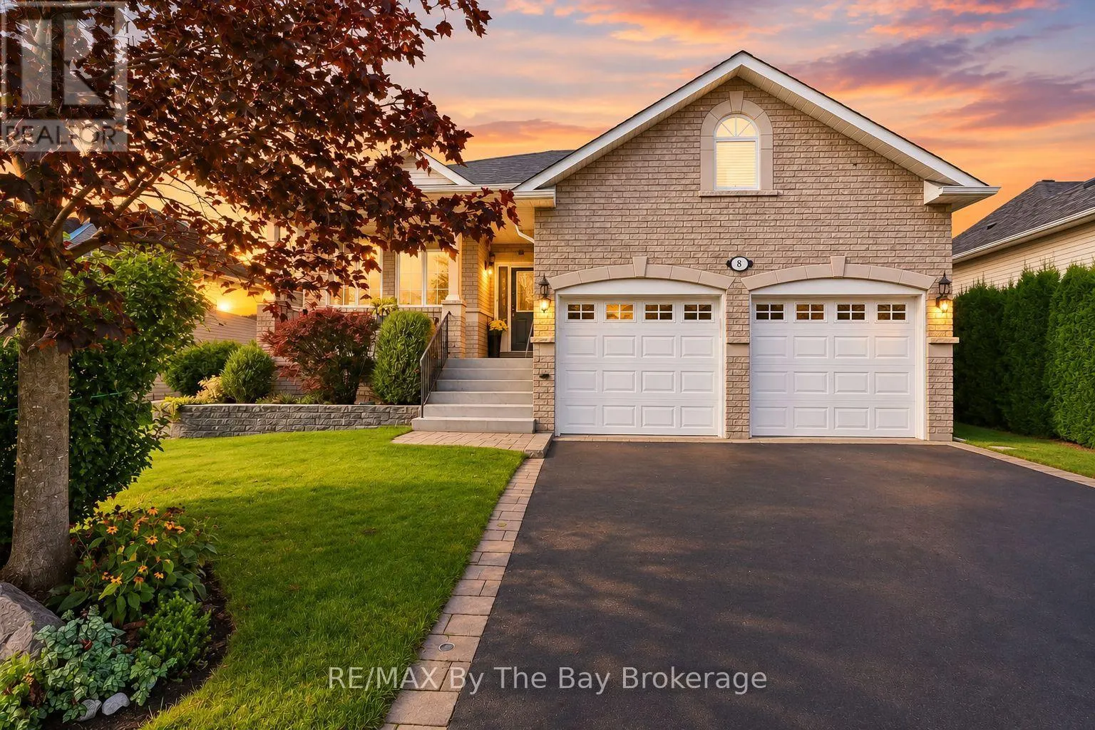 8 MIDDLEPORT DRIVE