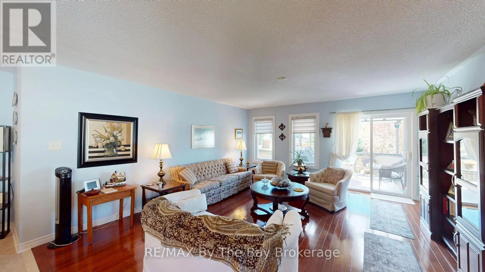8 MIDDLEPORT DRIVE