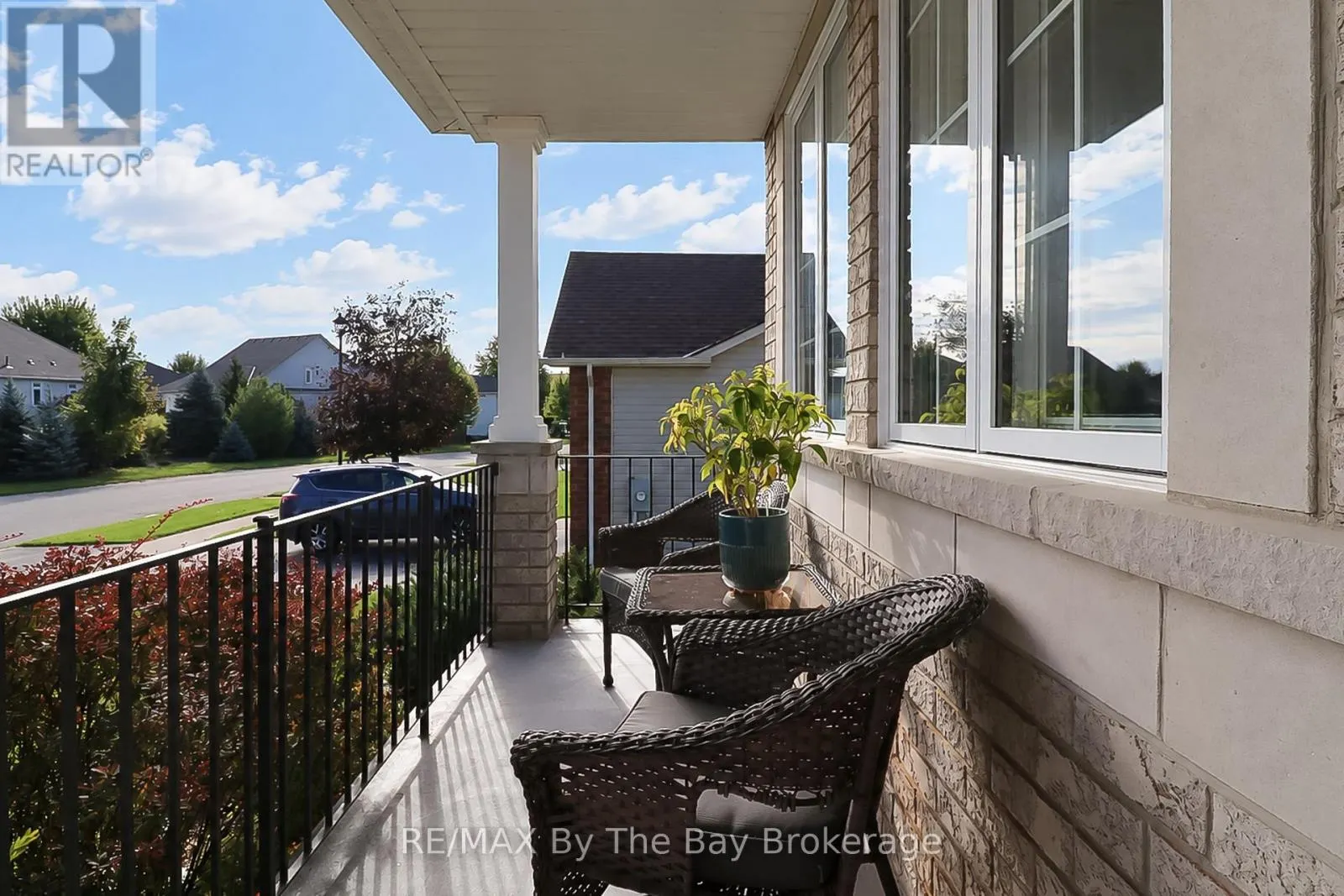 8 MIDDLEPORT DRIVE