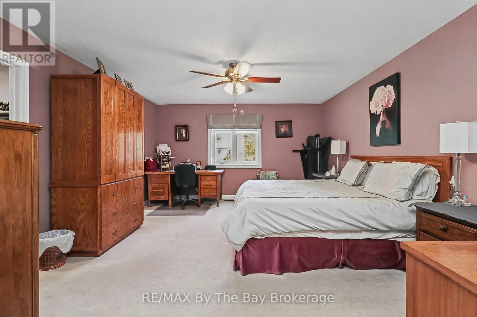 8 MIDDLEPORT DRIVE