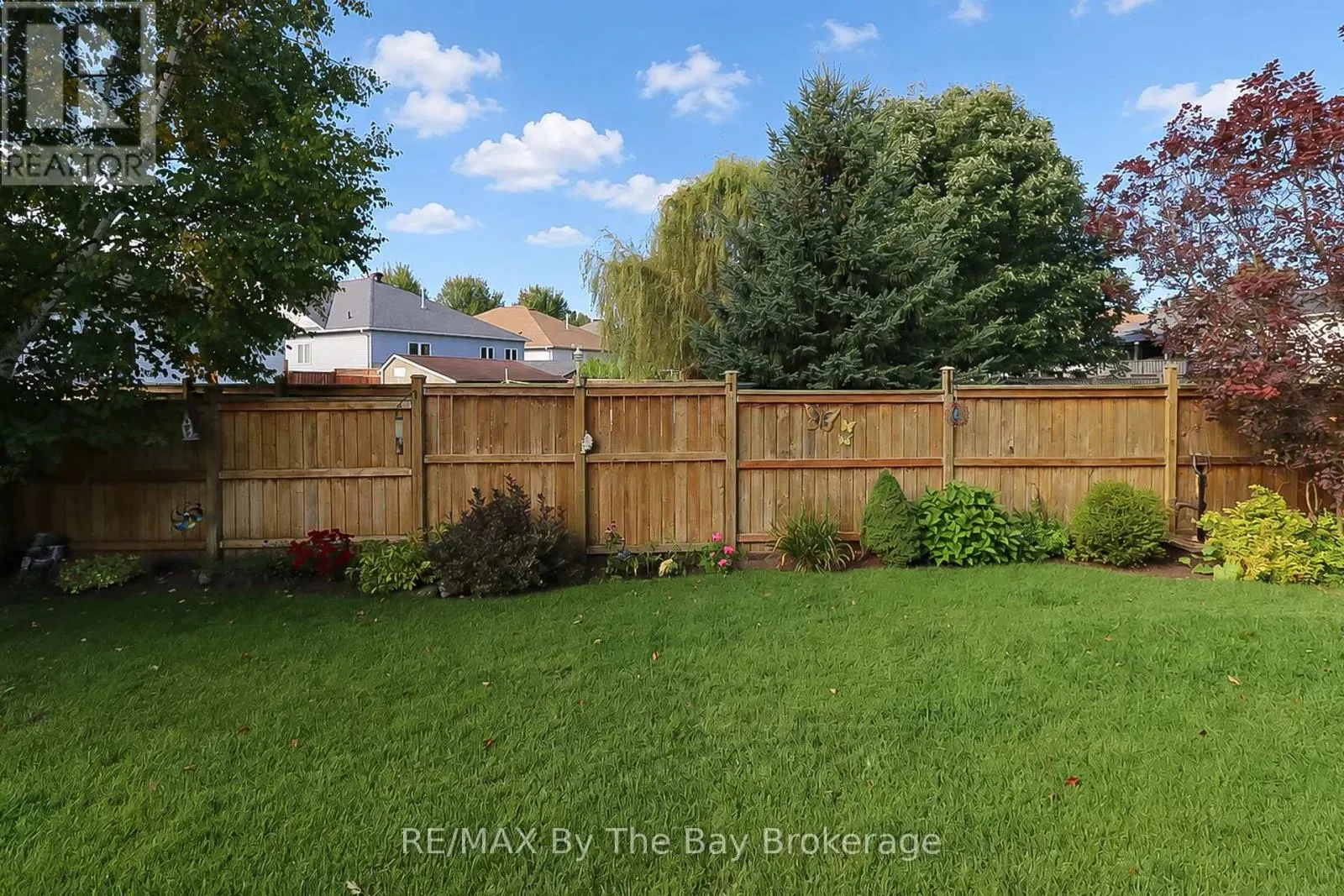8 MIDDLEPORT DRIVE