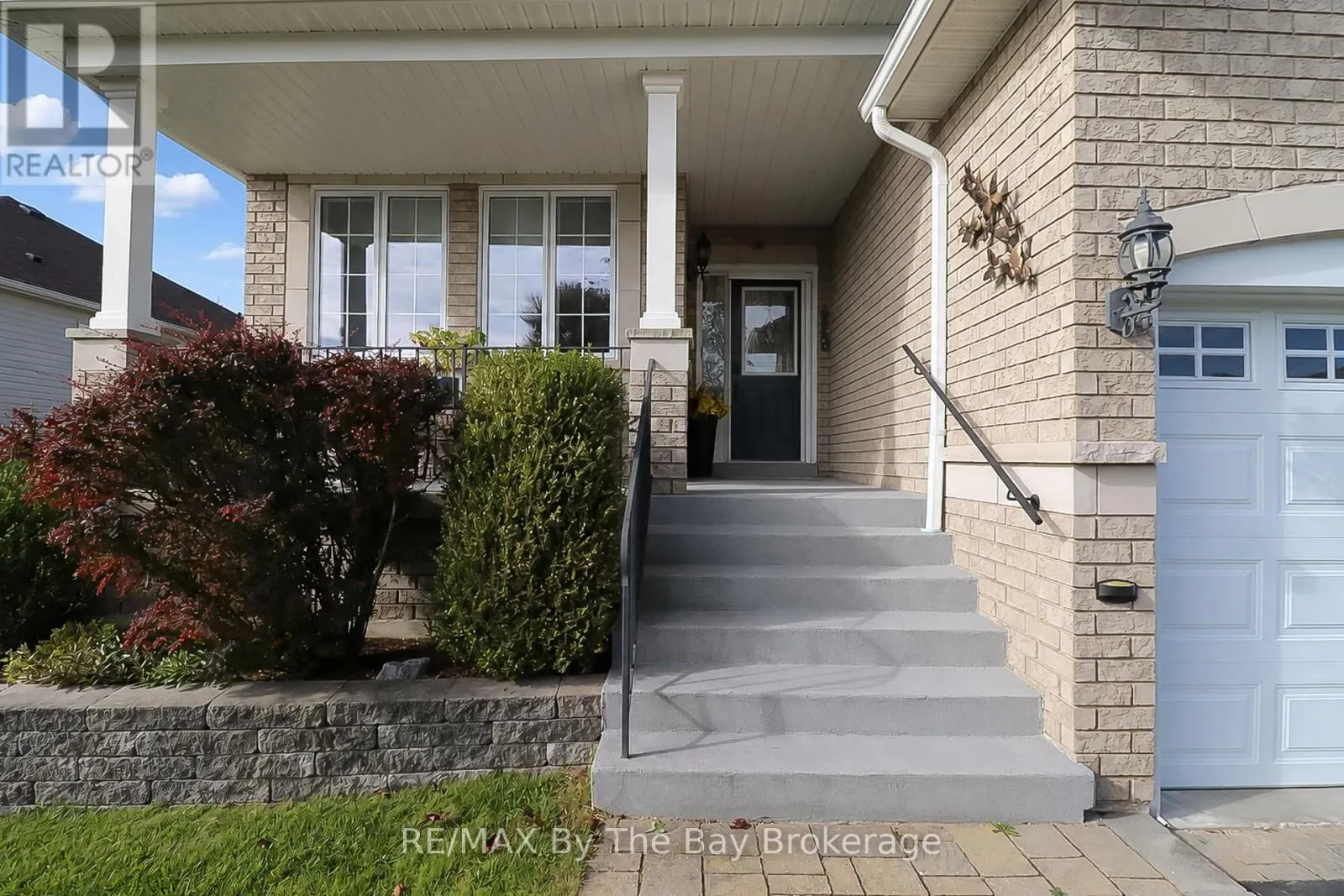 8 MIDDLEPORT DRIVE