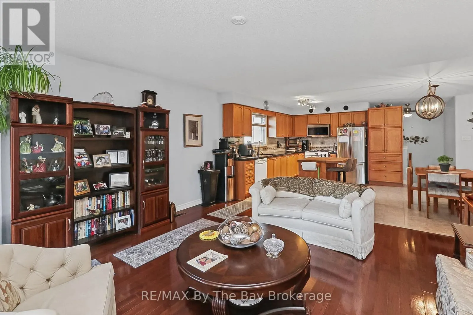 8 MIDDLEPORT DRIVE
