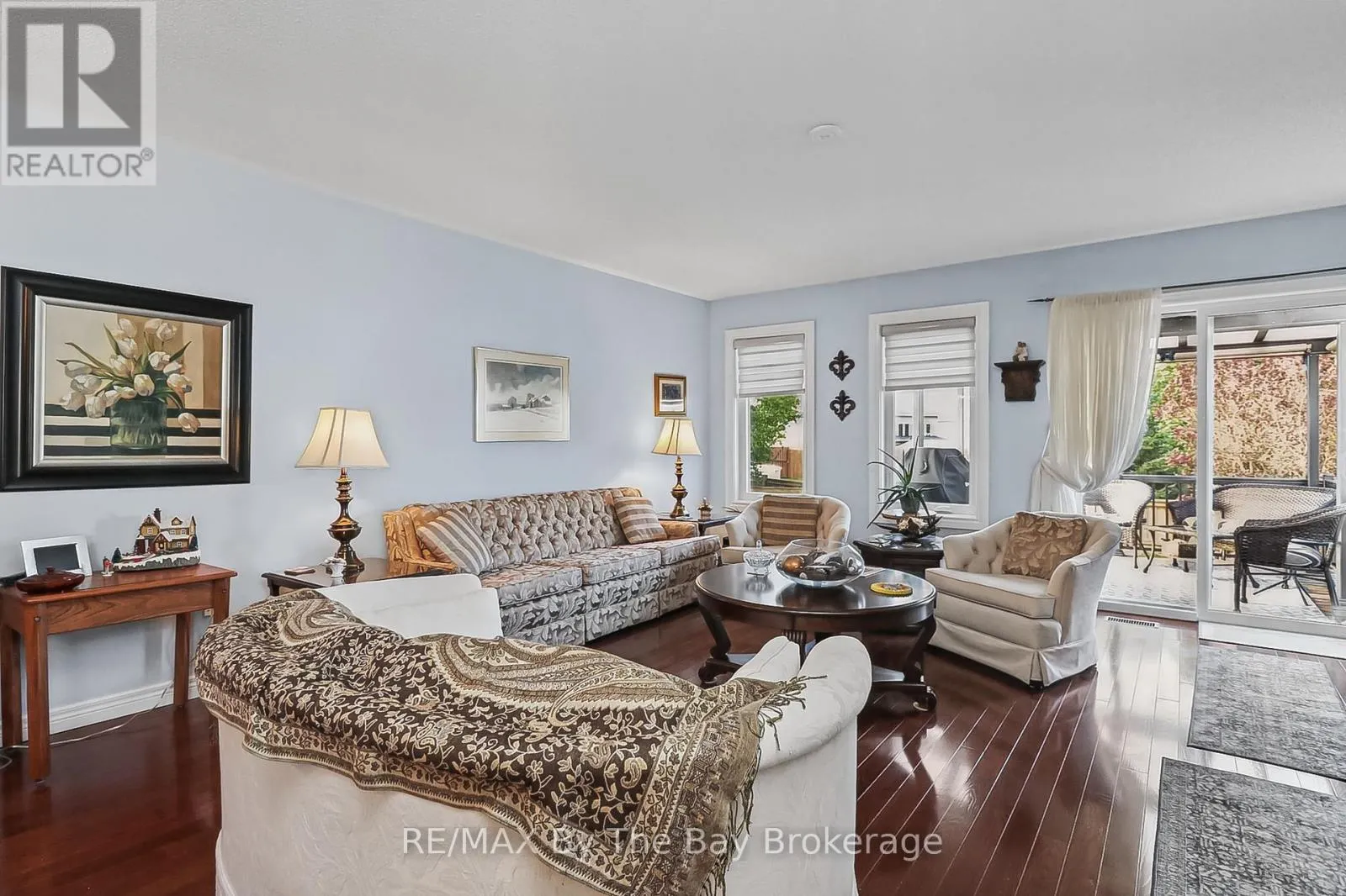 8 MIDDLEPORT DRIVE