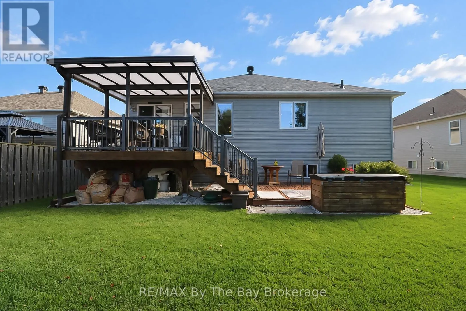 8 MIDDLEPORT DRIVE