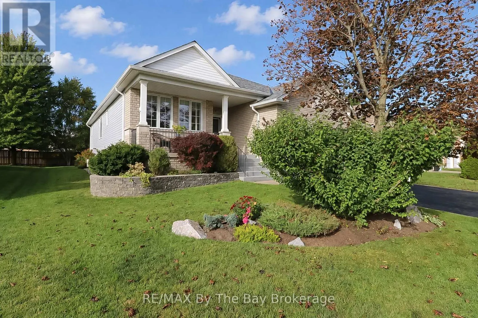 8 MIDDLEPORT DRIVE