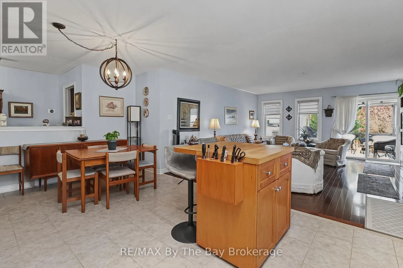 8 MIDDLEPORT DRIVE