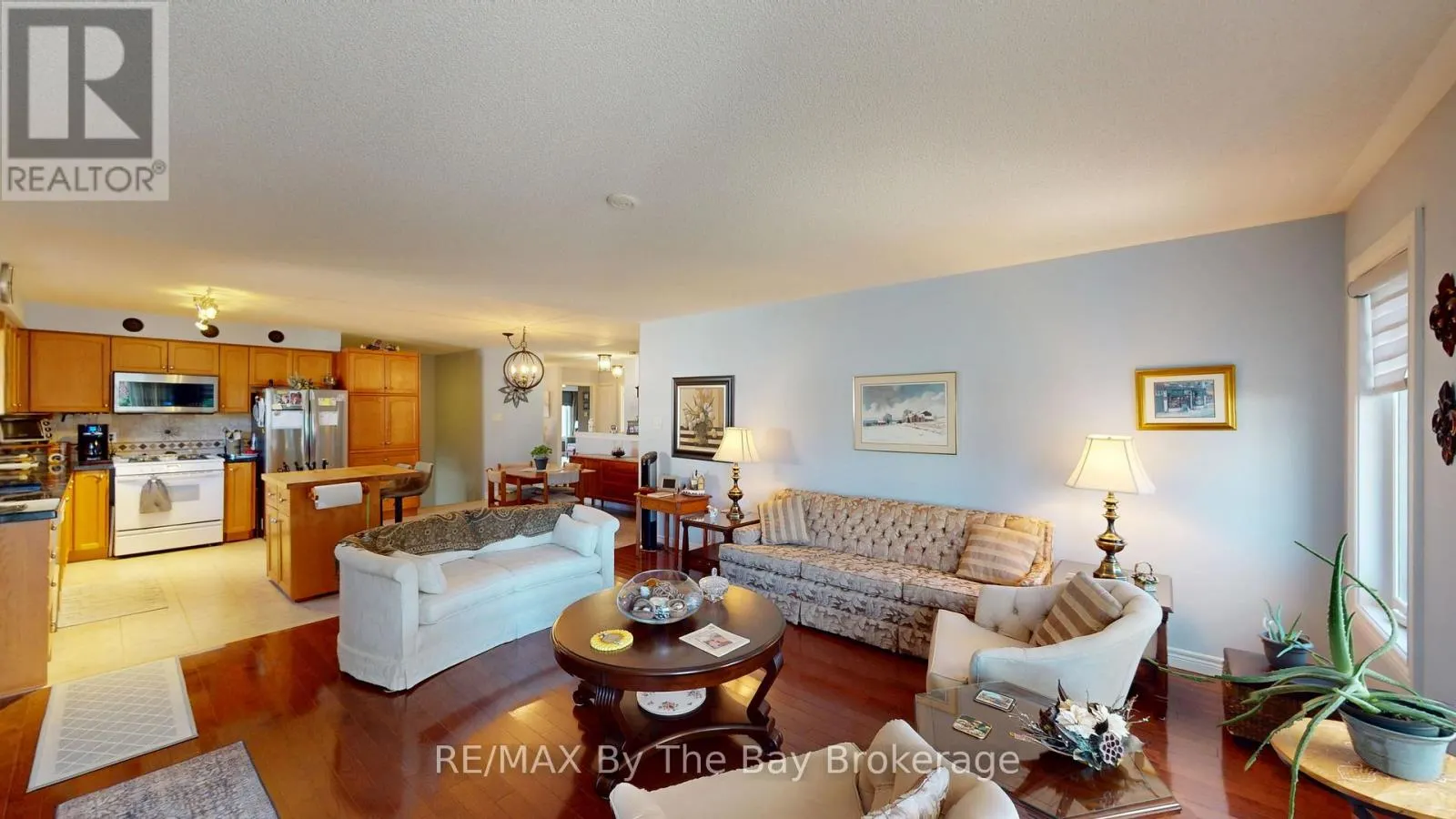 8 MIDDLEPORT DRIVE