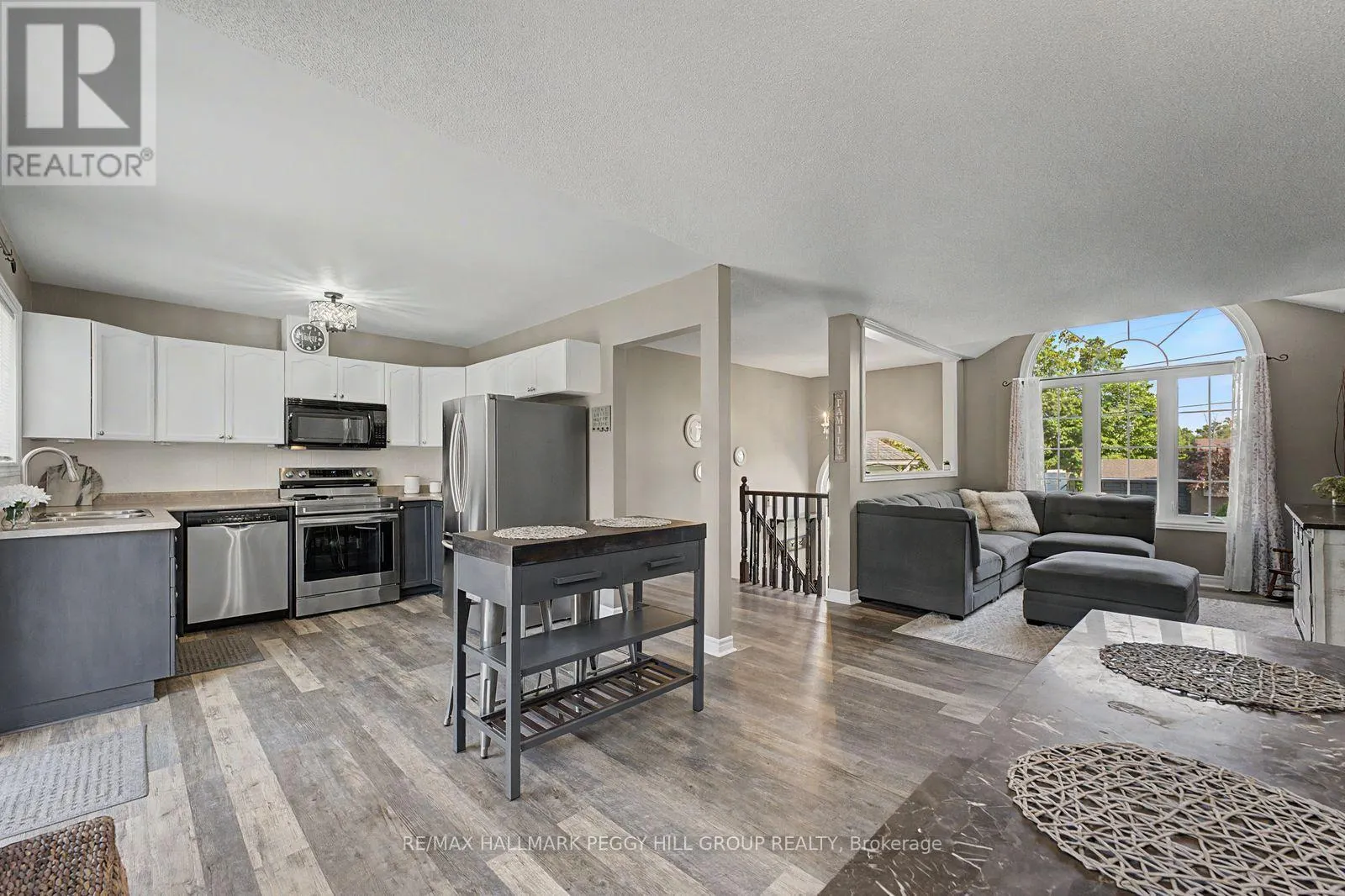 6 ROSEMARIE DRIVE