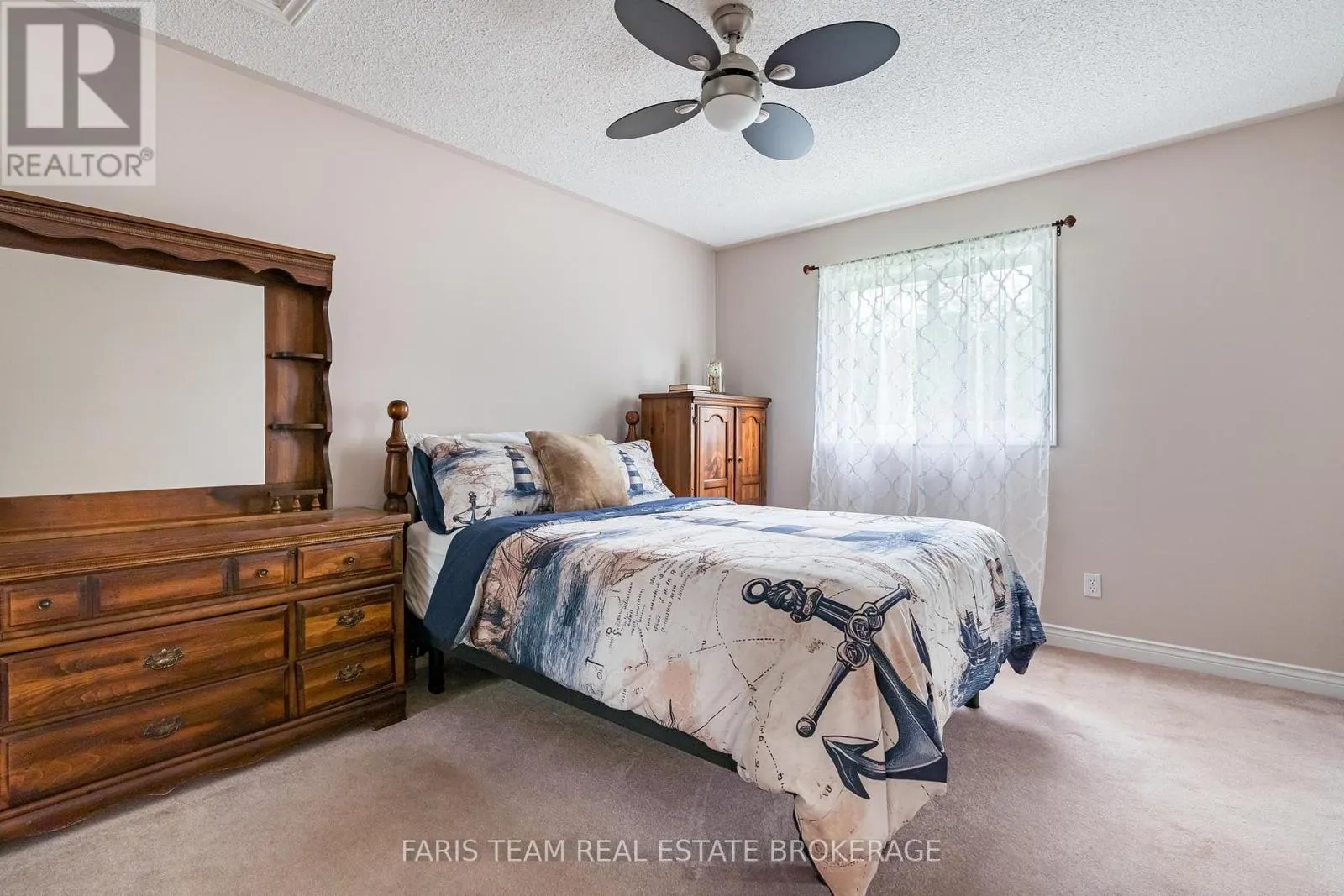 47 GEORGIAS WALK