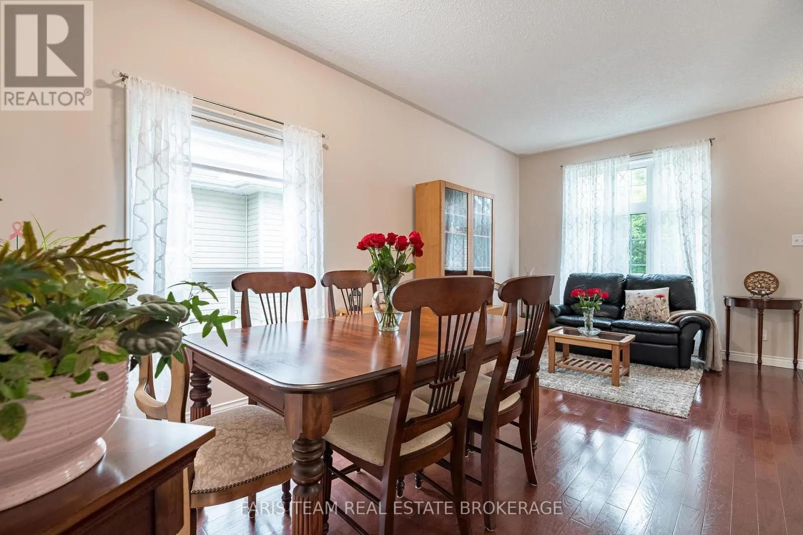 47 GEORGIAS WALK