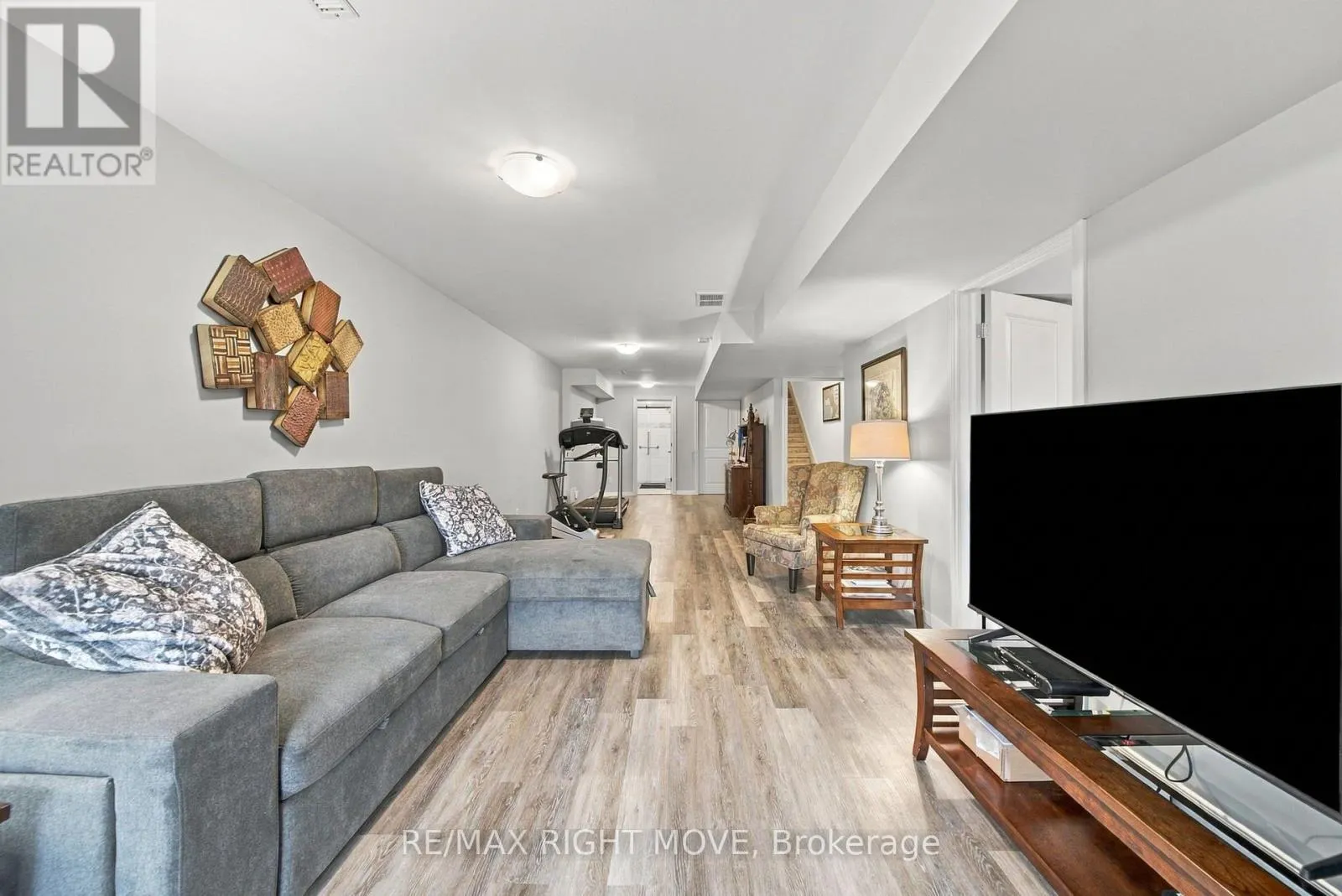 127 ISABELLA DRIVE