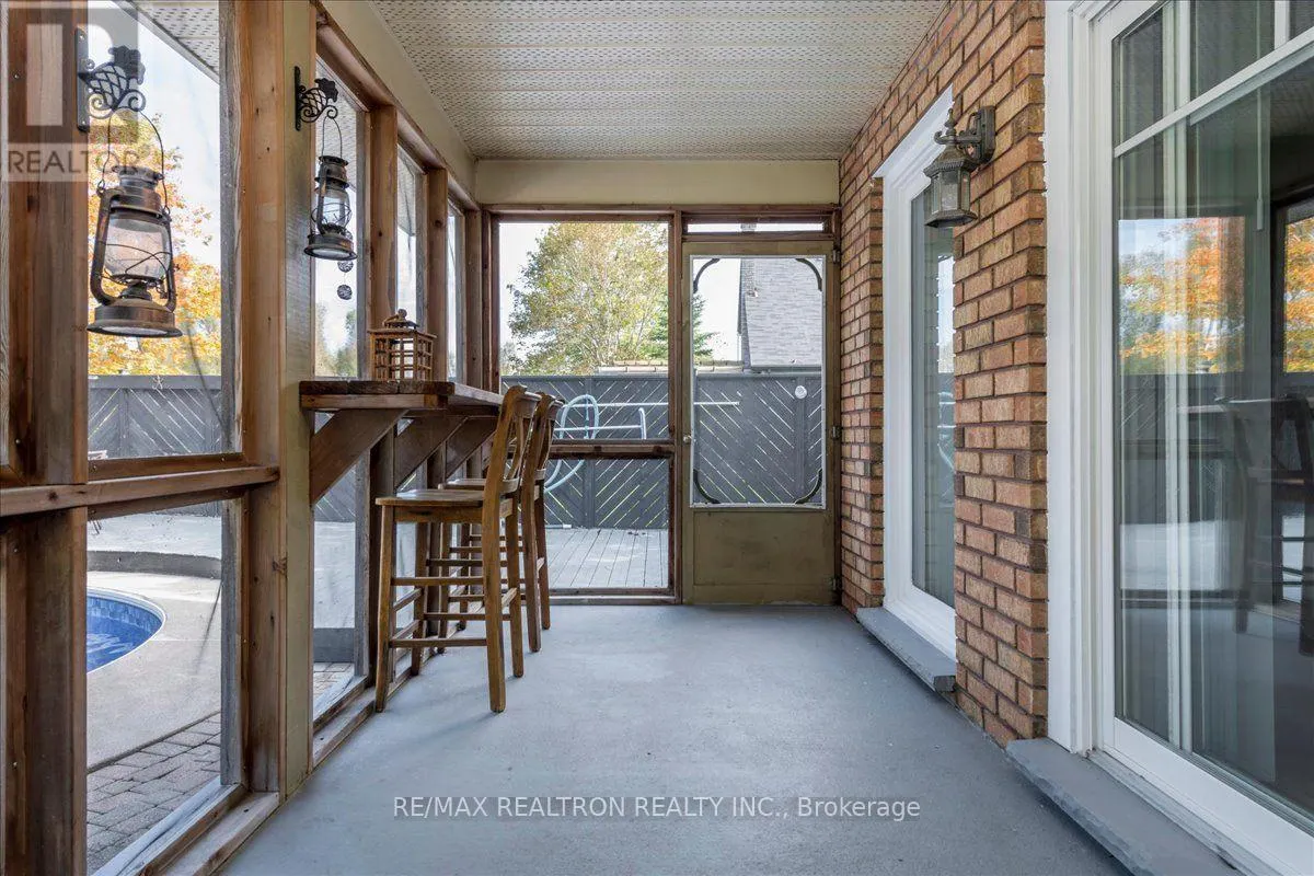 34 HOWARD DRIVE