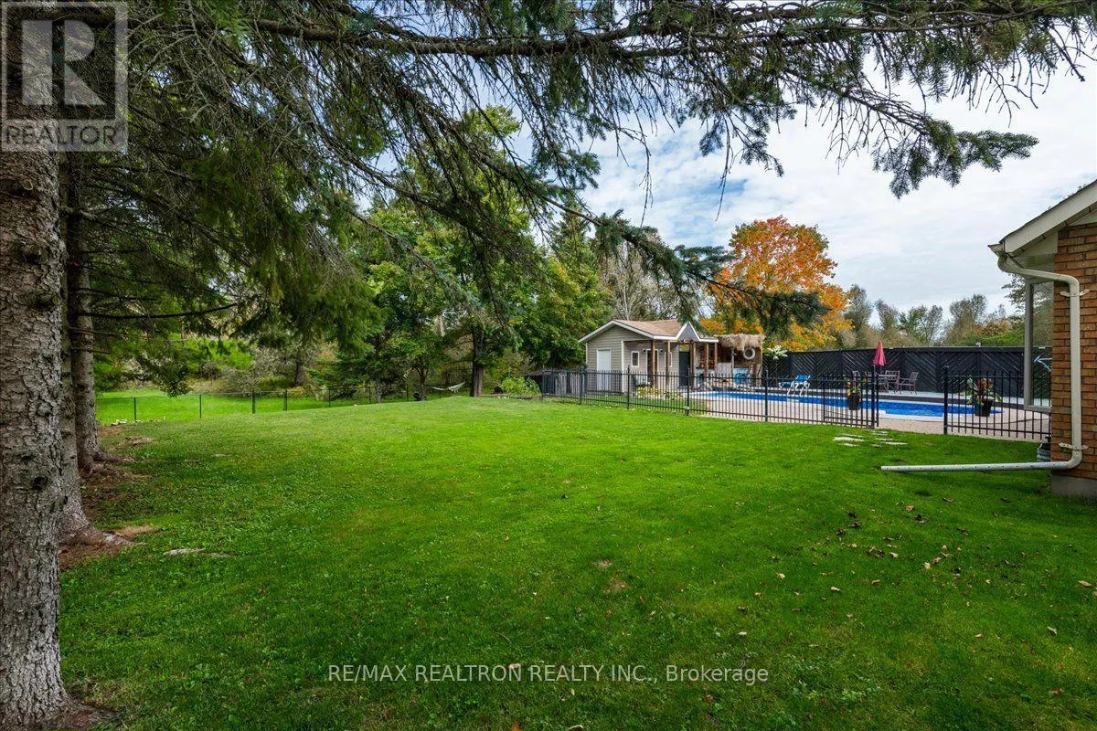 34 HOWARD DRIVE