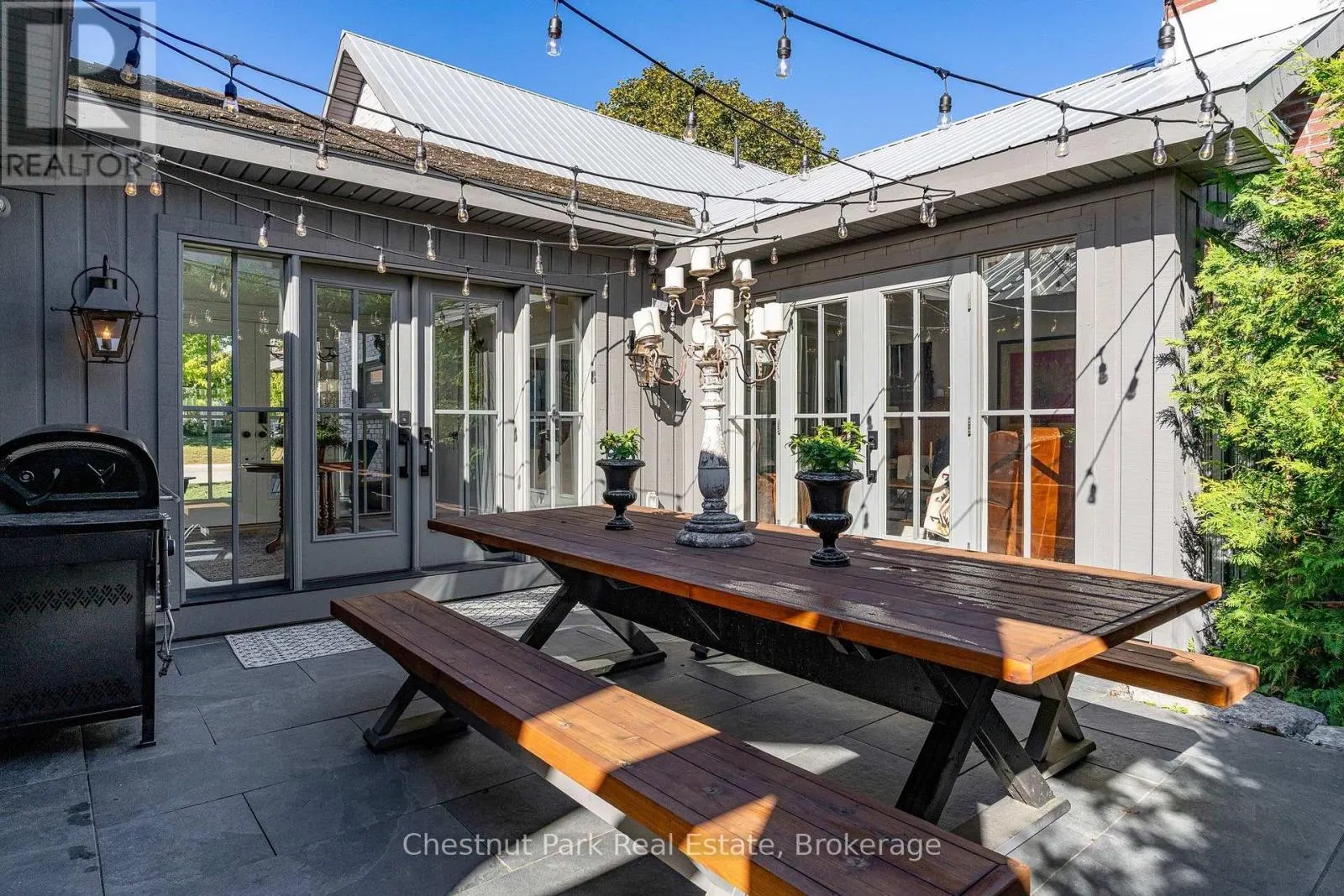 21 ELIZABETH STREET E