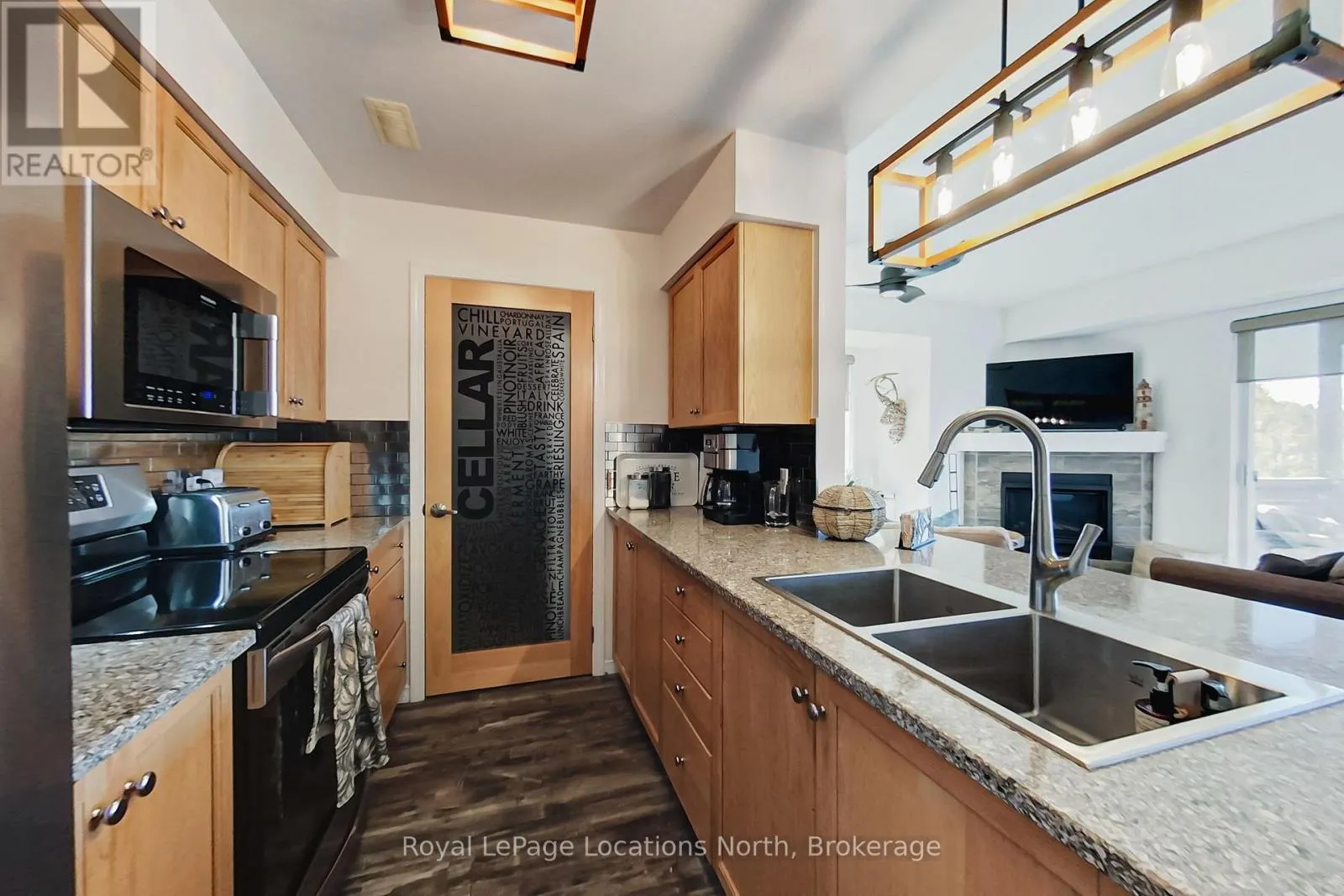 10 - 633 JOHNSTON PARK AVENUE #10