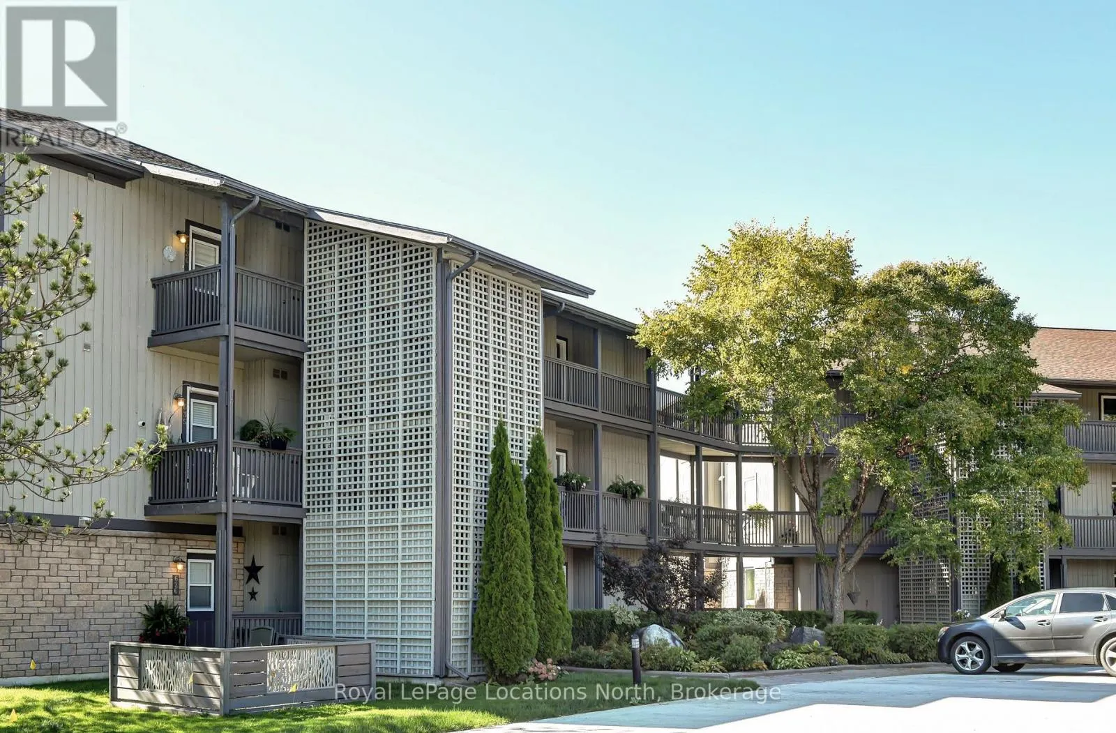 10 - 633 JOHNSTON PARK AVENUE #10