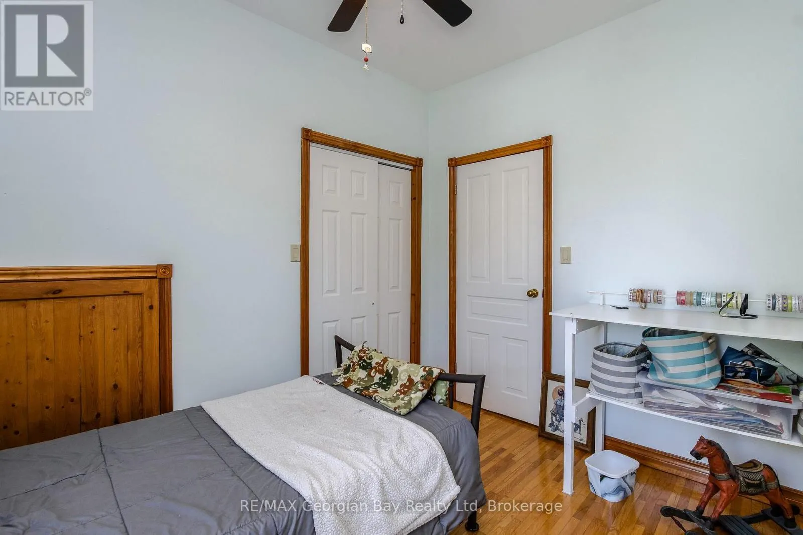 305 LINDSAY STREET E