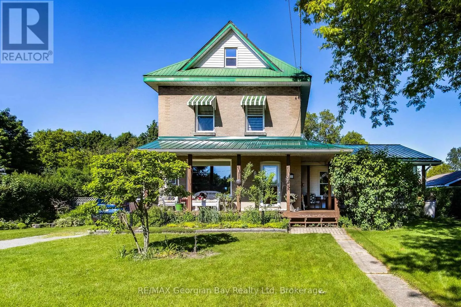 305 LINDSAY STREET E